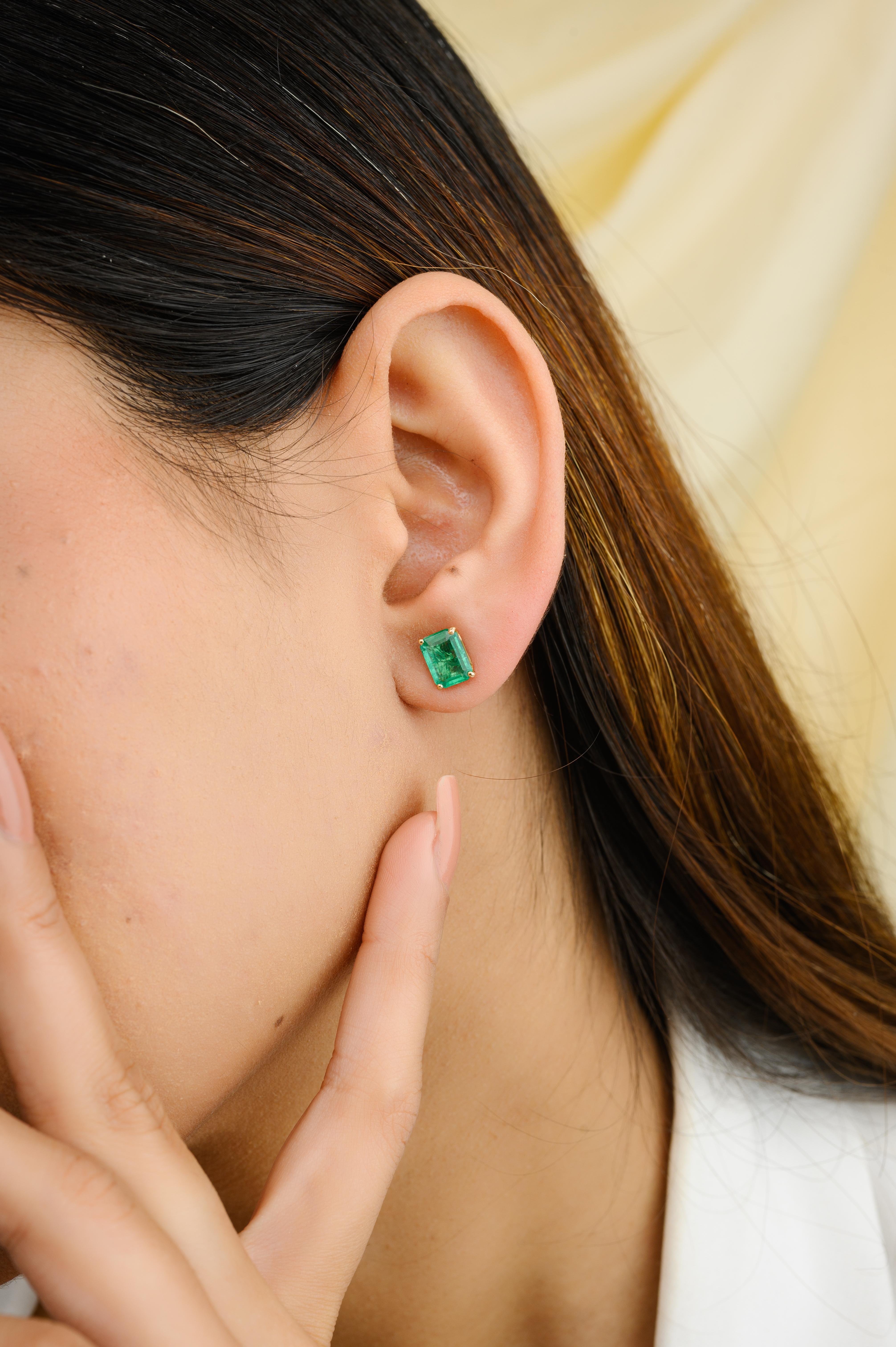 Octagon Cut Natural Solitaire Emerald 18k Solid Yellow Gold Stud Earrings Gift for Her For Sale