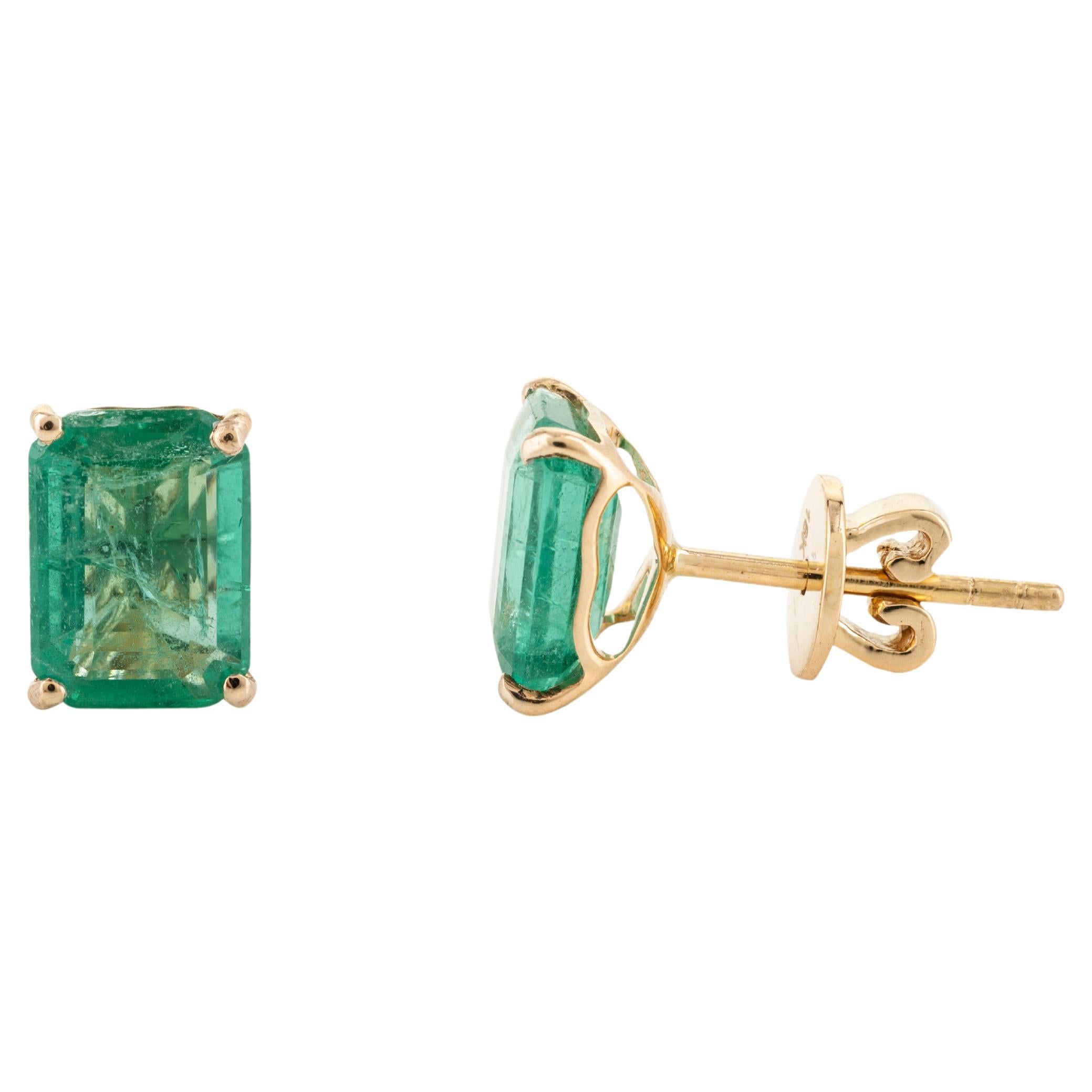 Natural Solitaire Emerald 18k Solid Yellow Gold Stud Earrings Gift for Her For Sale
