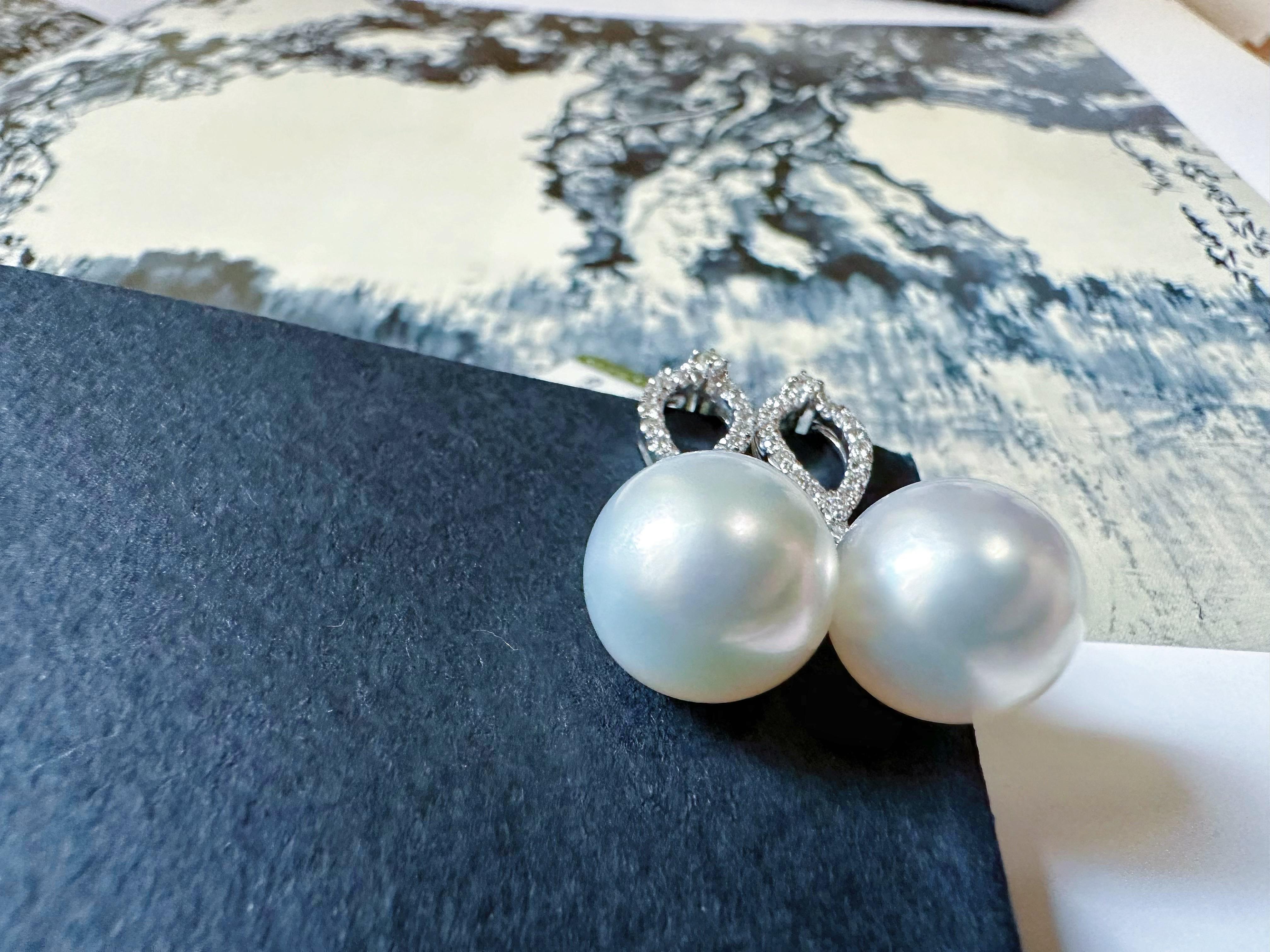 Natural South Sea Pearl Drop Earrings in 18K White Gold with Diamond en venta 12