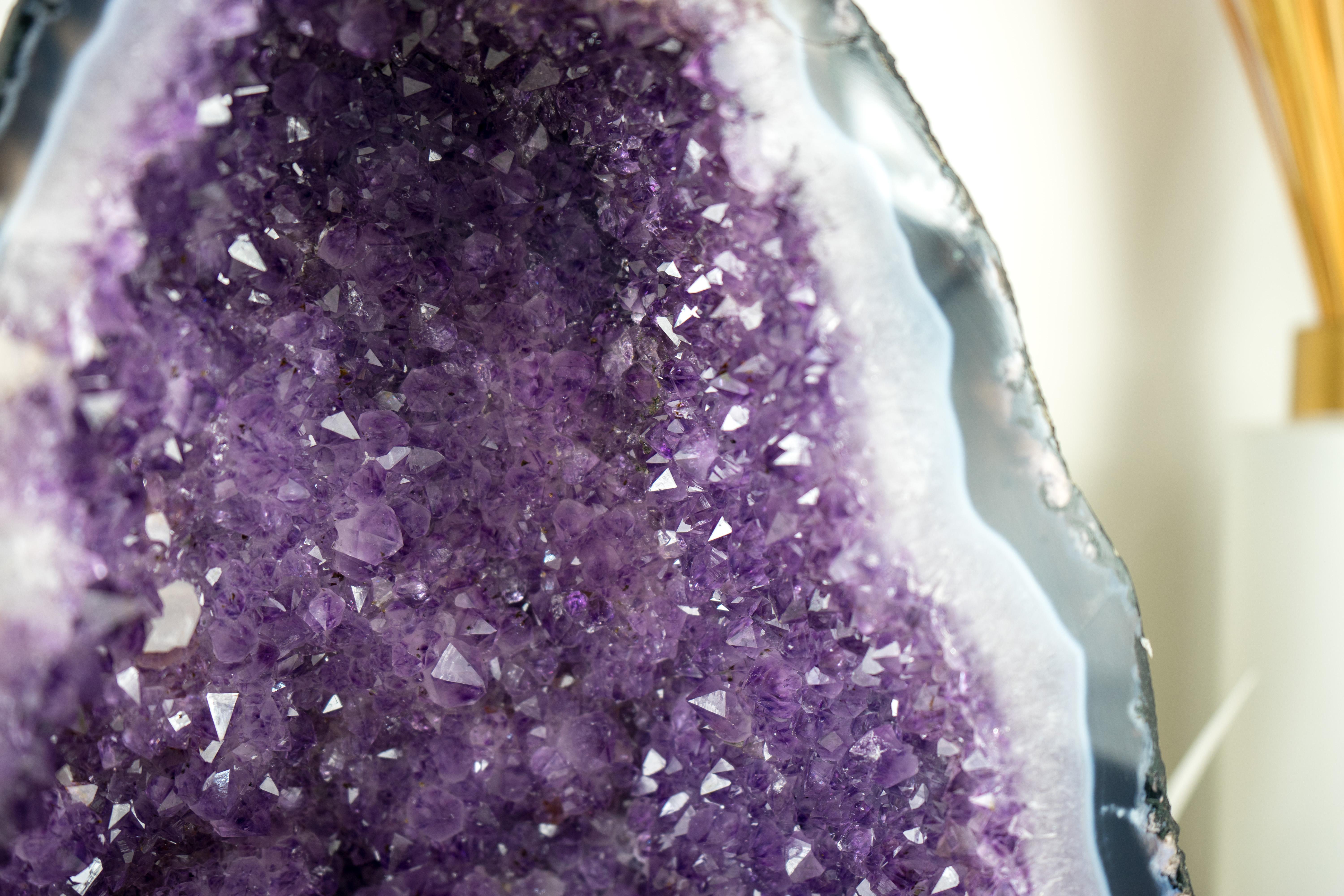 Nature Geode di ametista viola scintillante Geode di agata a bande blu cattedrale in vendita 2