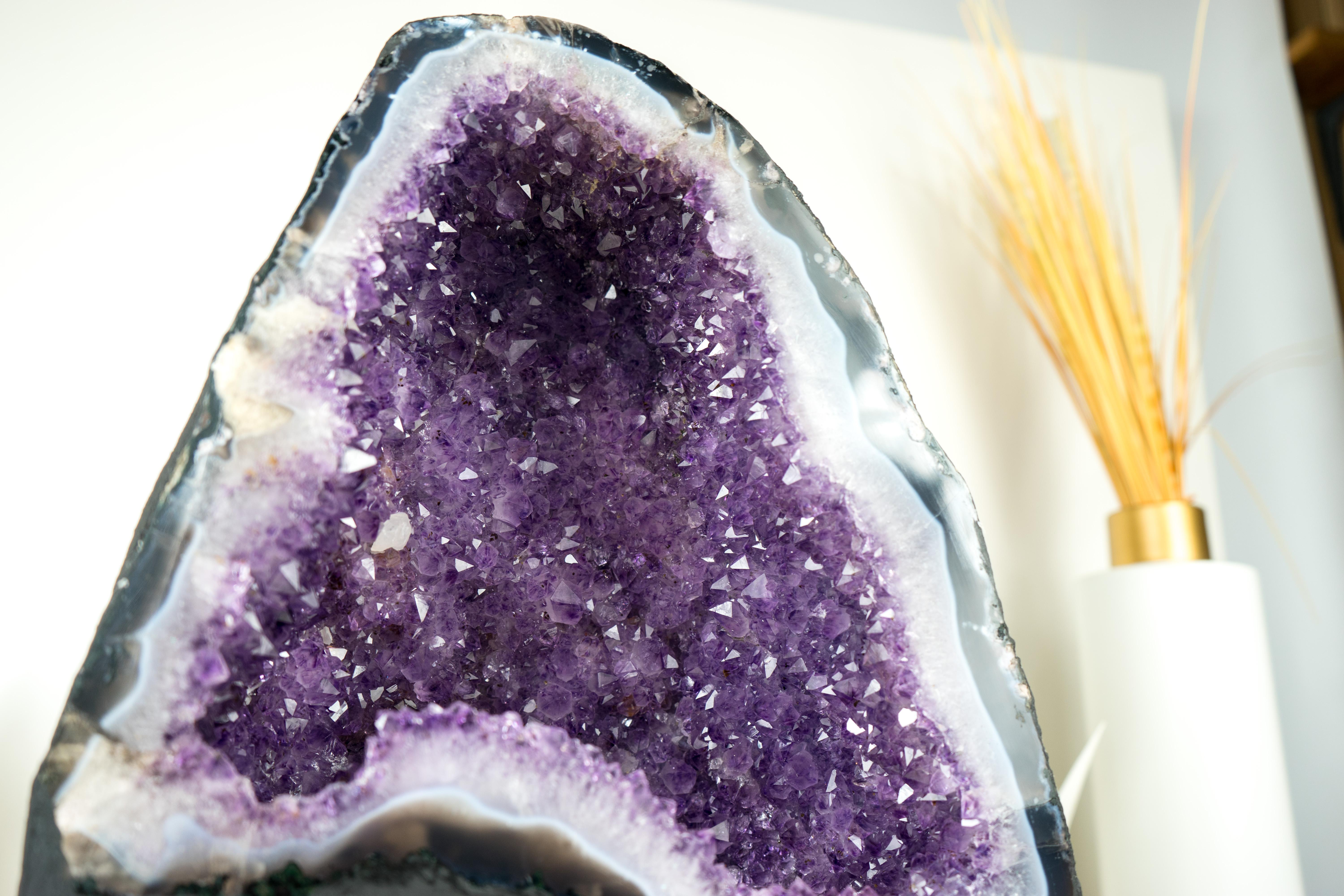 Nature Geode di ametista viola scintillante Geode di agata a bande blu cattedrale in vendita 3