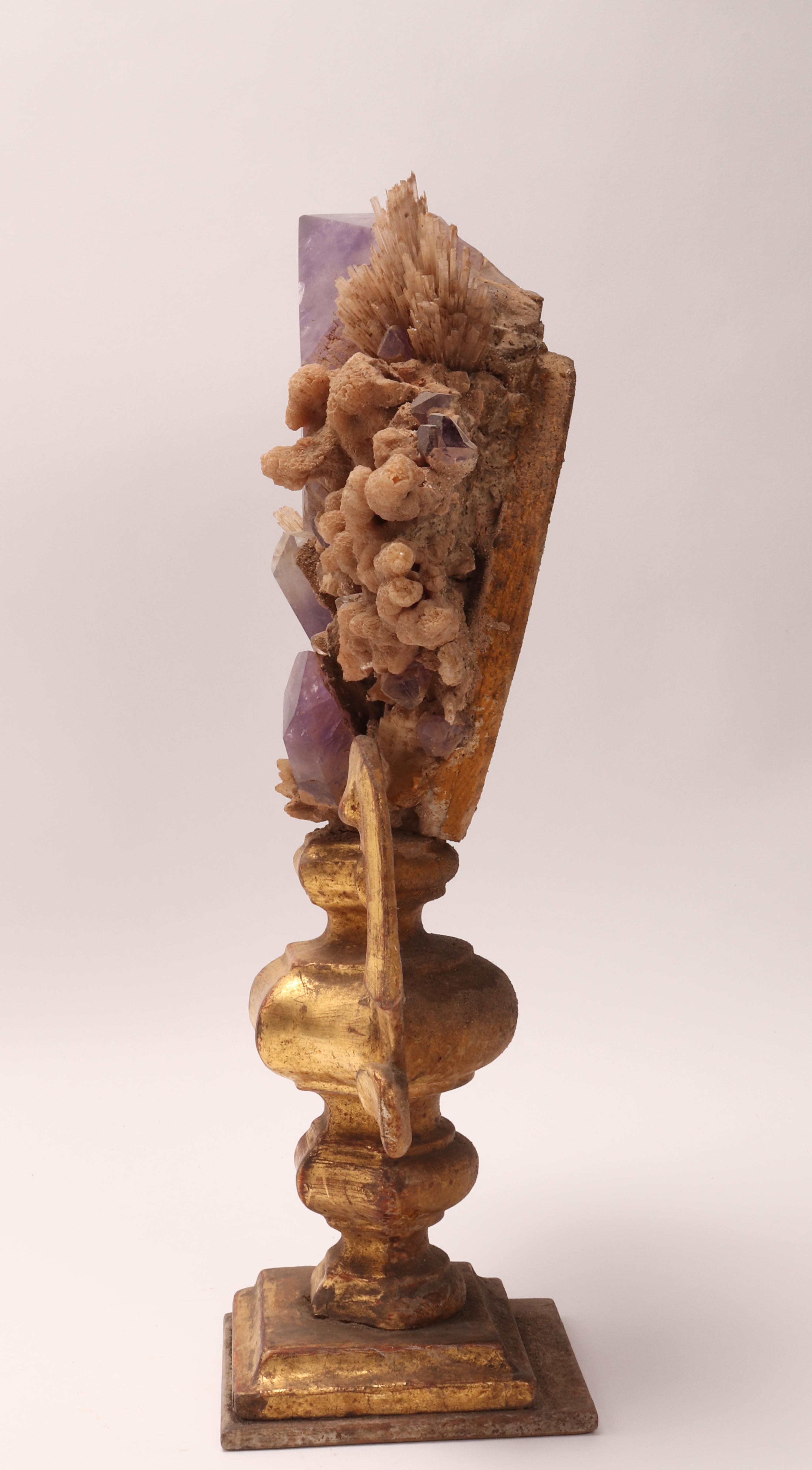 Fin du XIXe siècle Spécimen naturel d'améthyste et de fleurs de calcite en cristaux, Italie, 1880 en vente