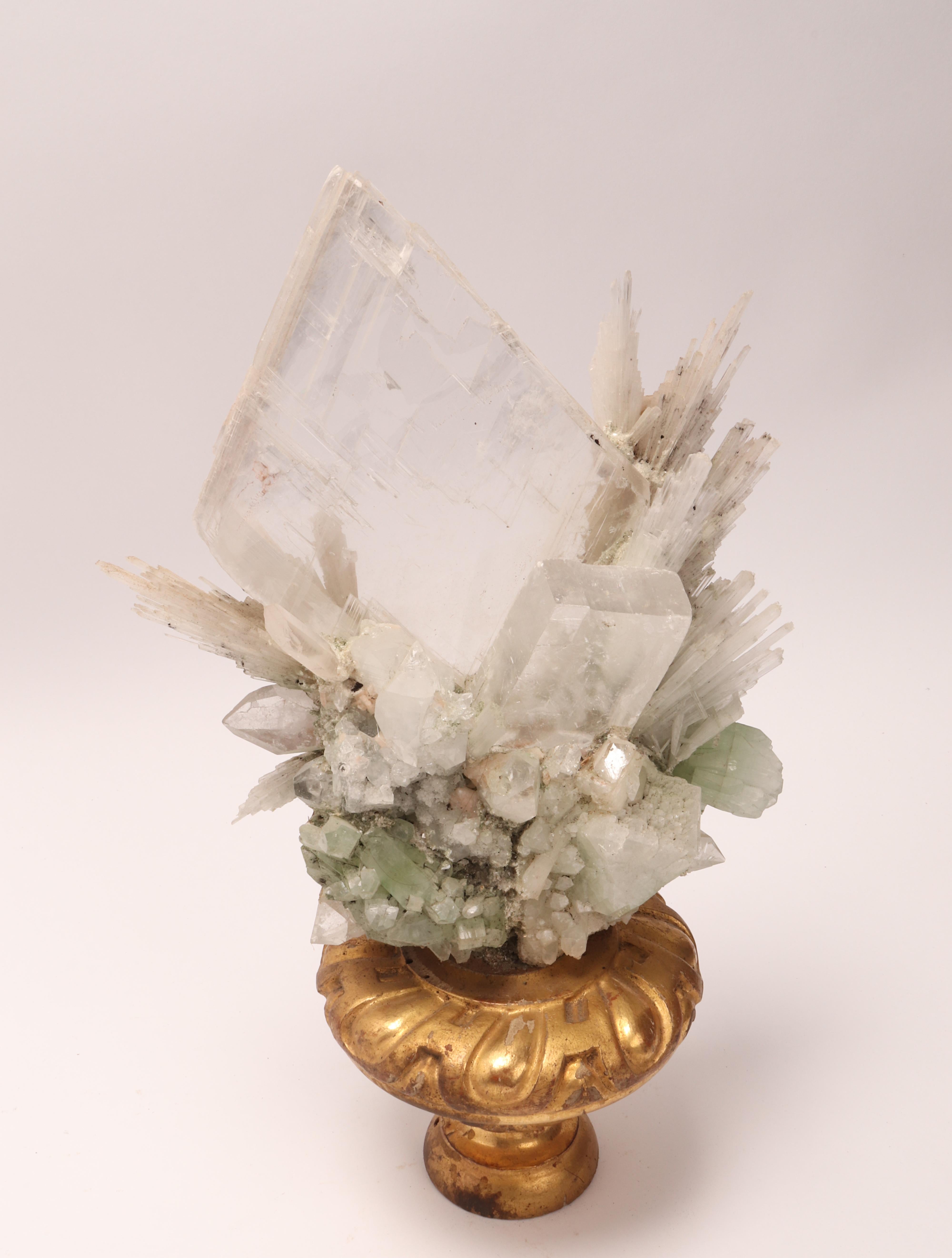 Natural Specimen Apophilite, Quartz and Calcite Flowers Crystals, Italy 1880 In Excellent Condition In Milan, IT
