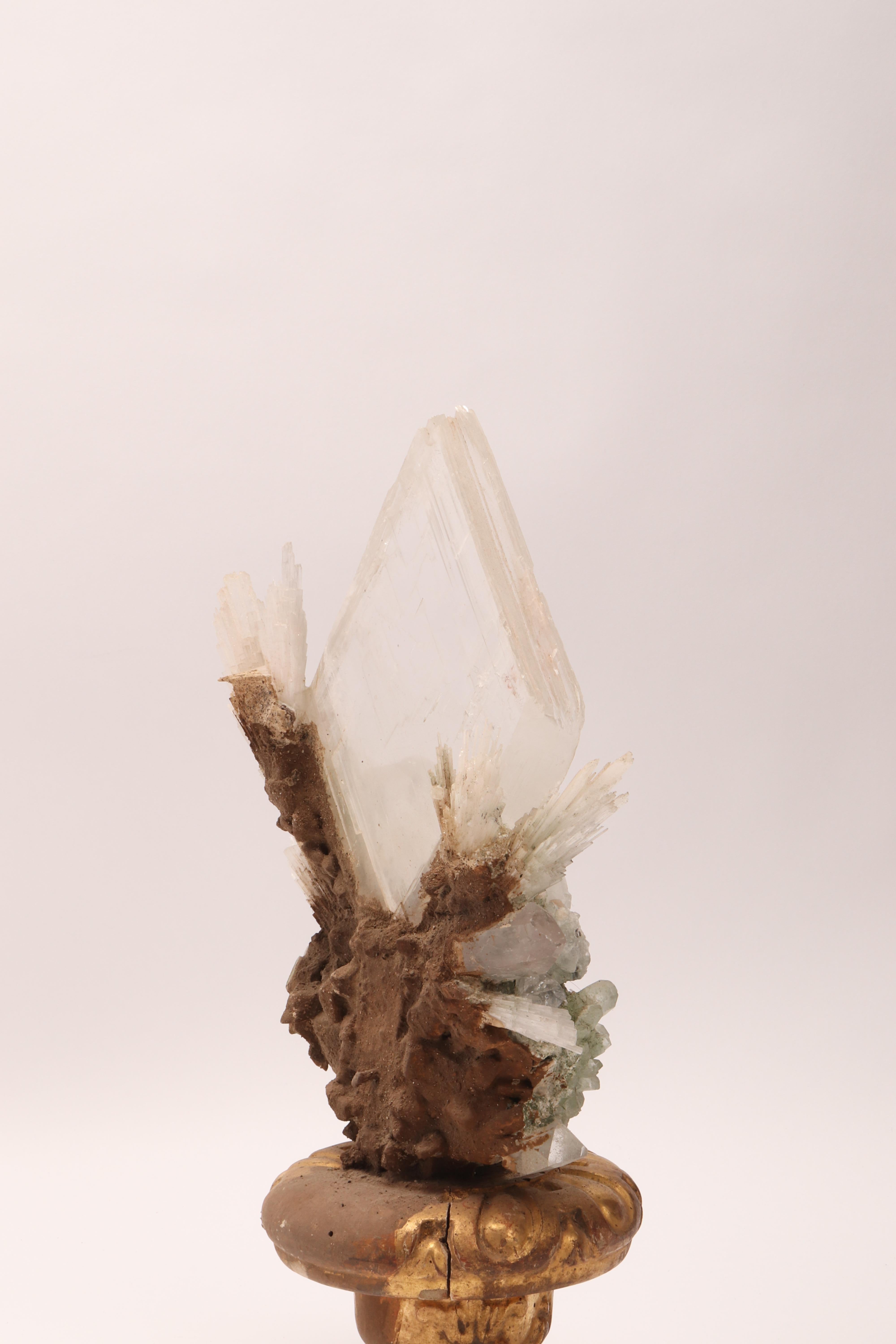 Late 19th Century Natural Specimen Apophyllite Quartz and Calcite Flowers Crystals, Italy, 1880
