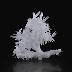 Esemplare naturale di aragonite con calcite dal Pakistan