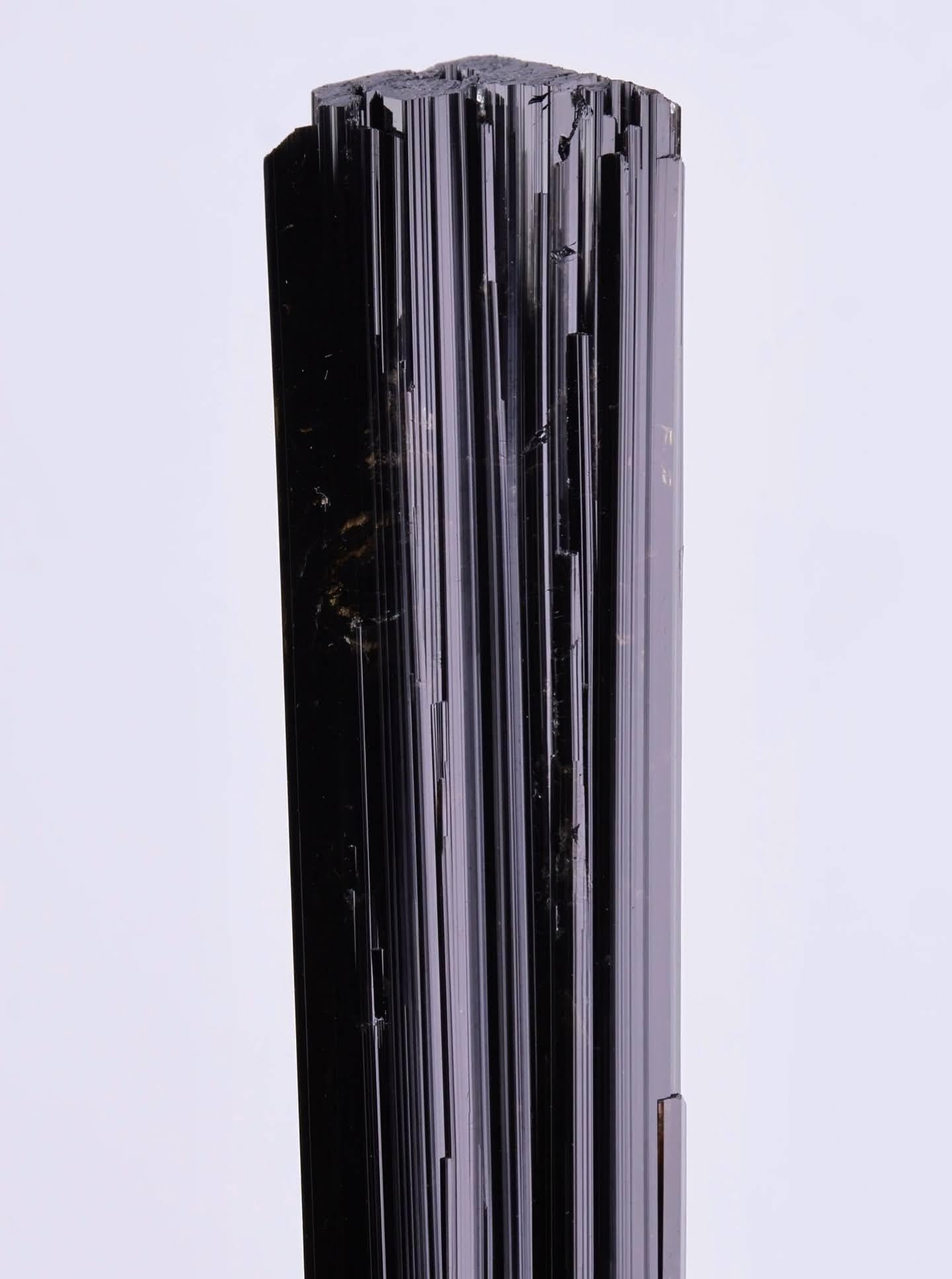 Spécimen naturel de Schorl noir sur cristaux de quartz du Pakistan en vente 5