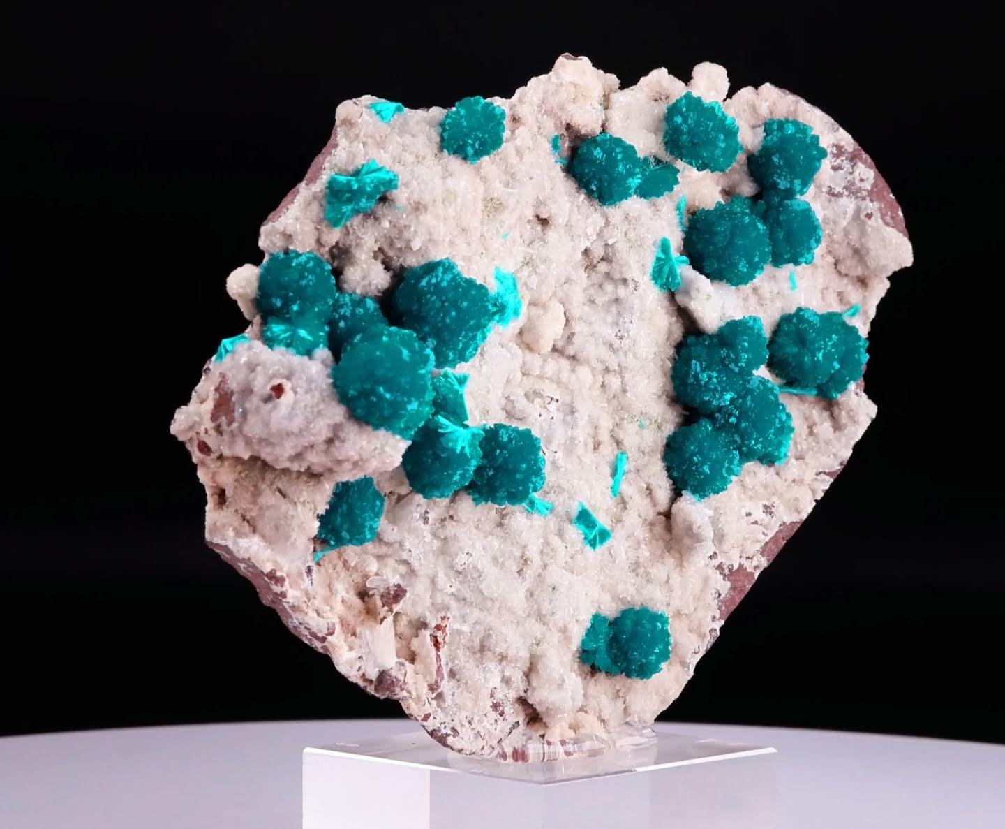 Natural Specimen Of Blue Cavansite Crystals On Matrix From India Siglo XXI y contemporáneo en venta