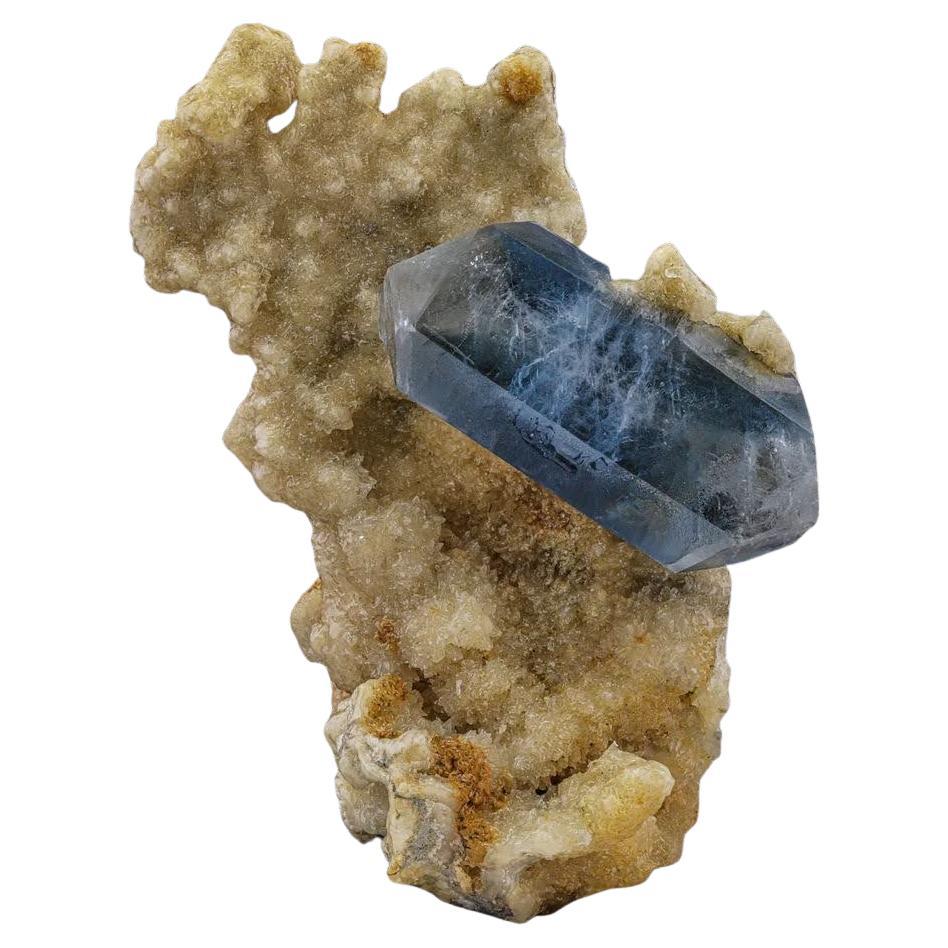 Spécimen naturel de cristaux de célestine bleue sur calcite provenant d
Afghanistan