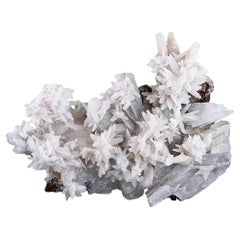 Esemplare naturale di cluster di calcite proveniente dal Pakistan