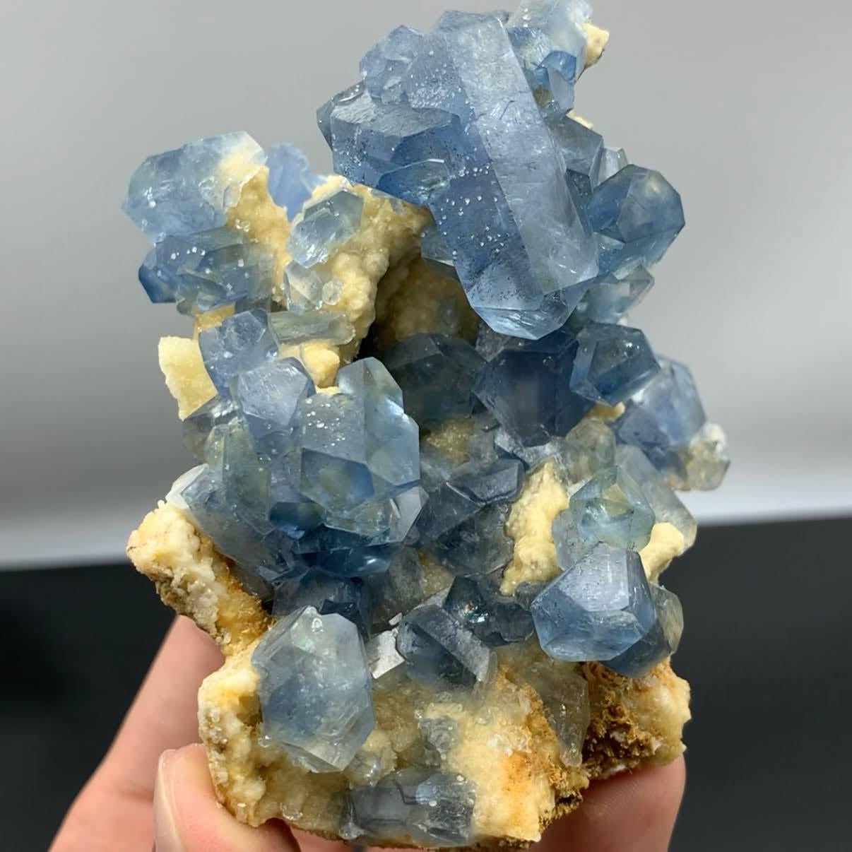 Natural Specimen Of Celestite Crystals On Calcite From Afghanistan In Good Condition For Sale In Peshawar, PK