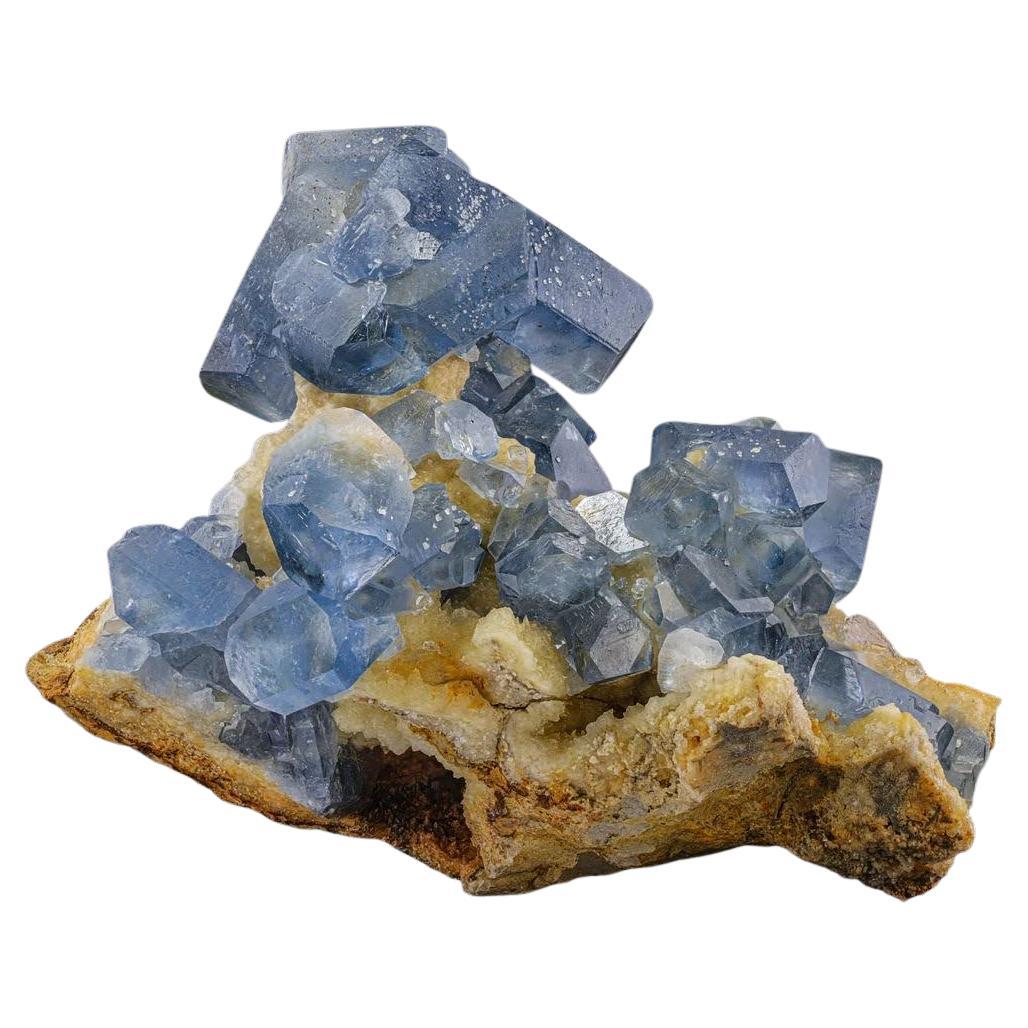 Esemplare naturale di cristalli di celestite su calcite dall
Afghanistan