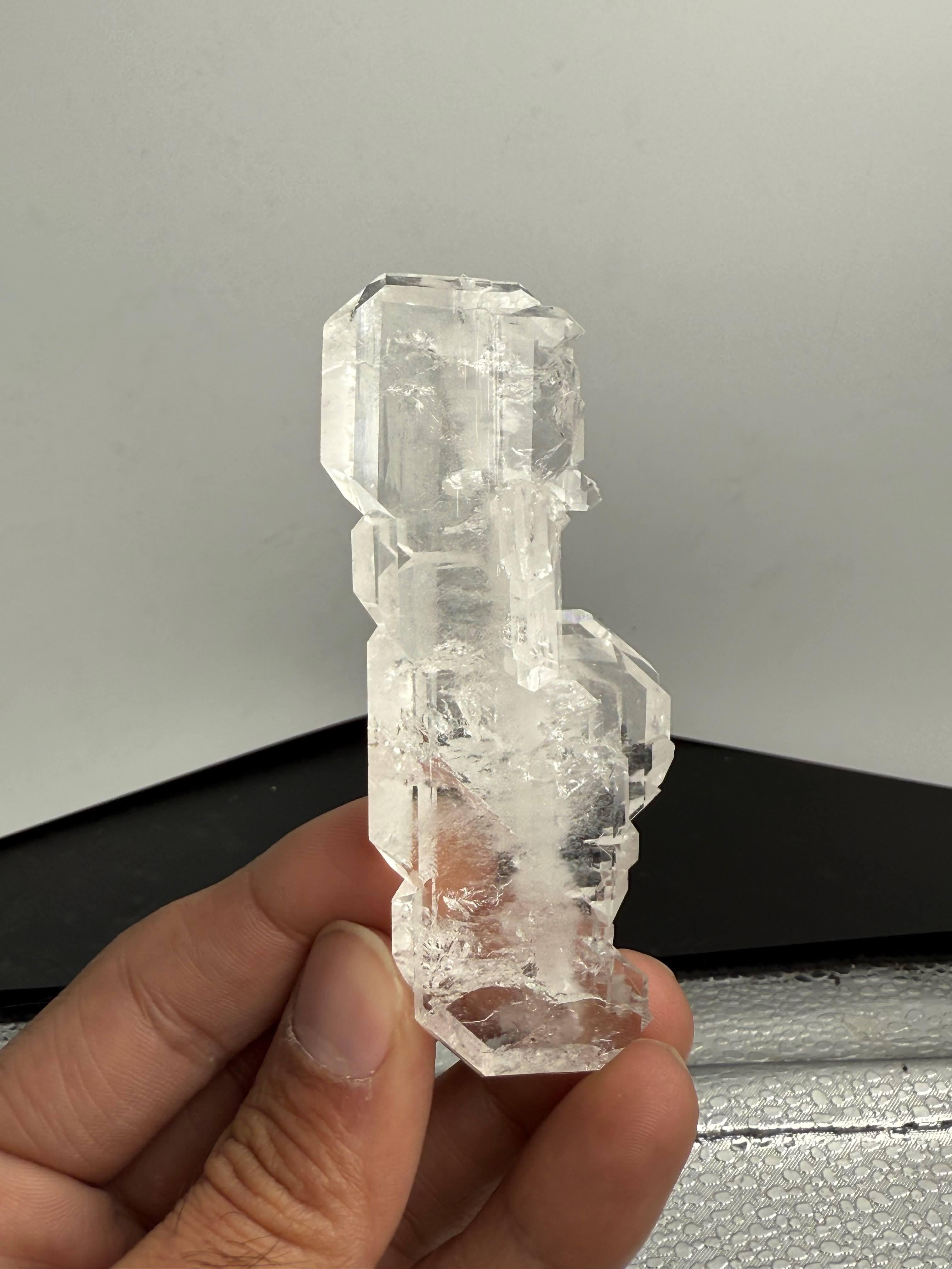 Spécimen Naturel de Sculpture en Quartz Faden Clair du Pakistan en vente 2