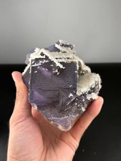 Esemplare naturale di fluorite con calcite dal Pakistan