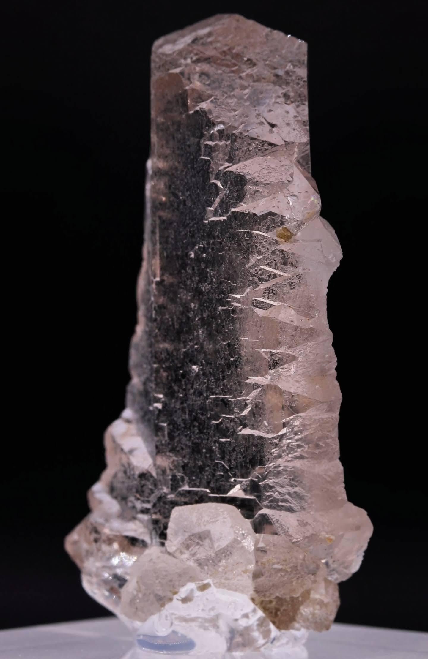 Pakistano Natural Specimen Of Gwindel Quartz Crystal From Pakistan in vendita