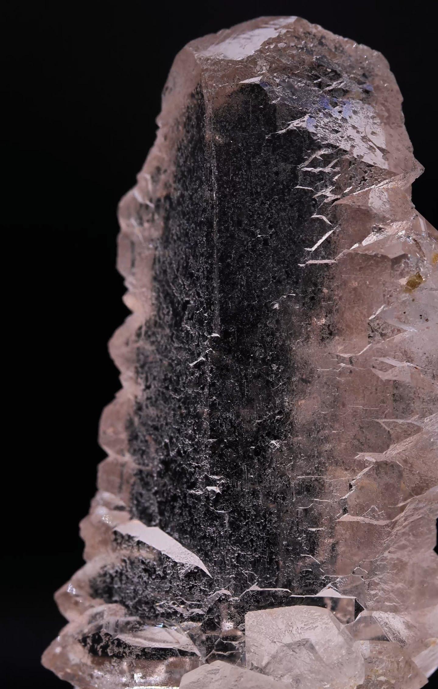 Natural Specimen Of Gwindel Quartz Crystal From Pakistan In condizioni buone in vendita a Peshawar, PK