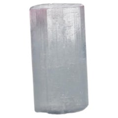 Naturbelassener Kristall eines „Pink Cap Gary“-Turmalins, 10 Gramm, aus Afghanistan