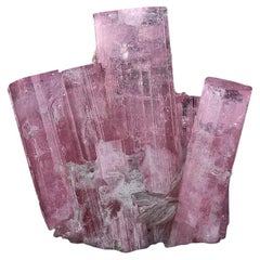 Esemplare naturale di cluster di tormalina rosa proveniente dall
Afghanistan