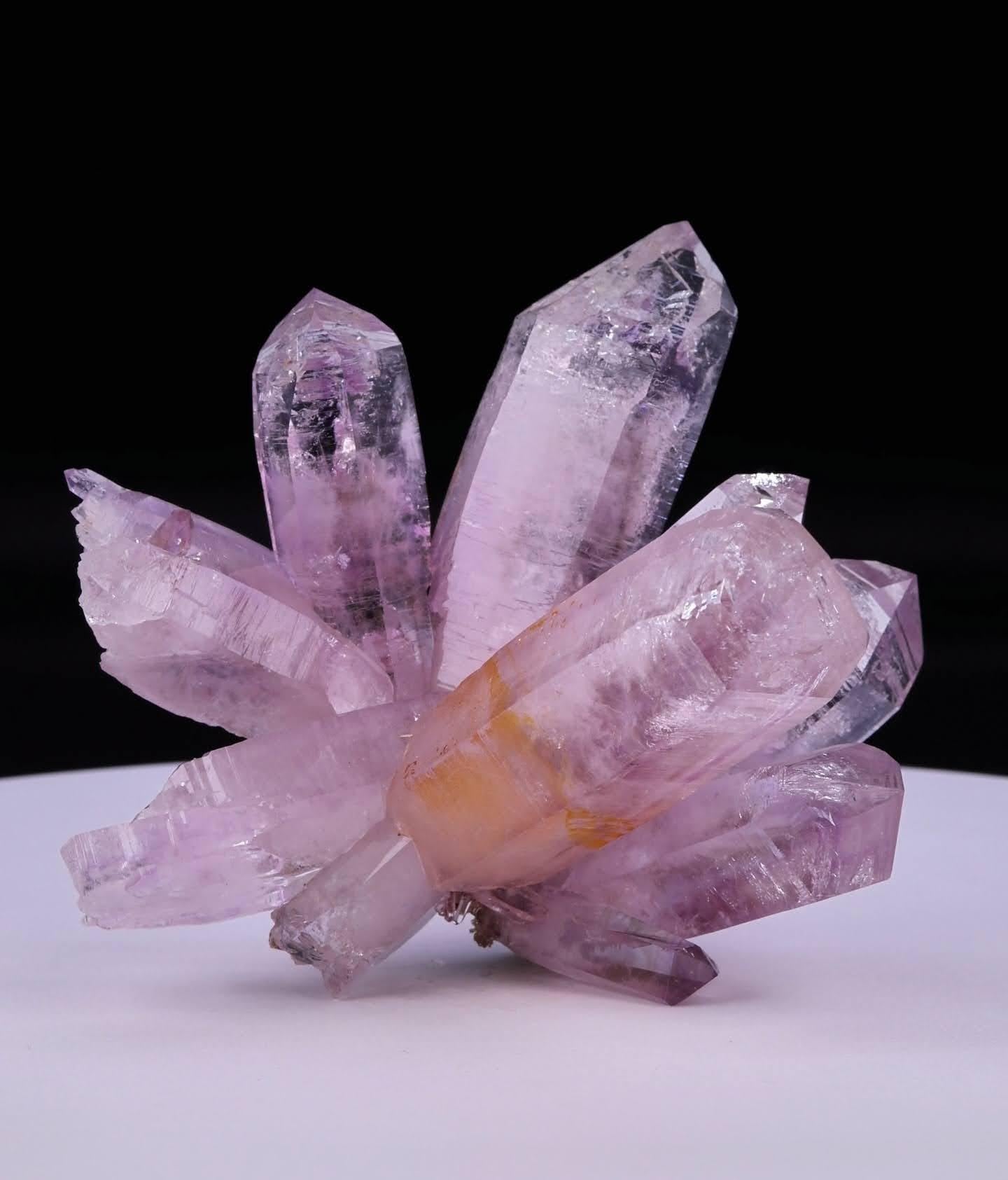 Messicano Natural Specimen Of Purple Amethyst Crystal Cluster From Mexico in vendita