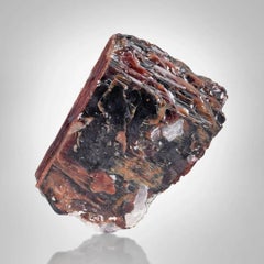 Natürliches Exemplar des seltenen Mangano-Tantalit-Kristalls aus Afghanistan