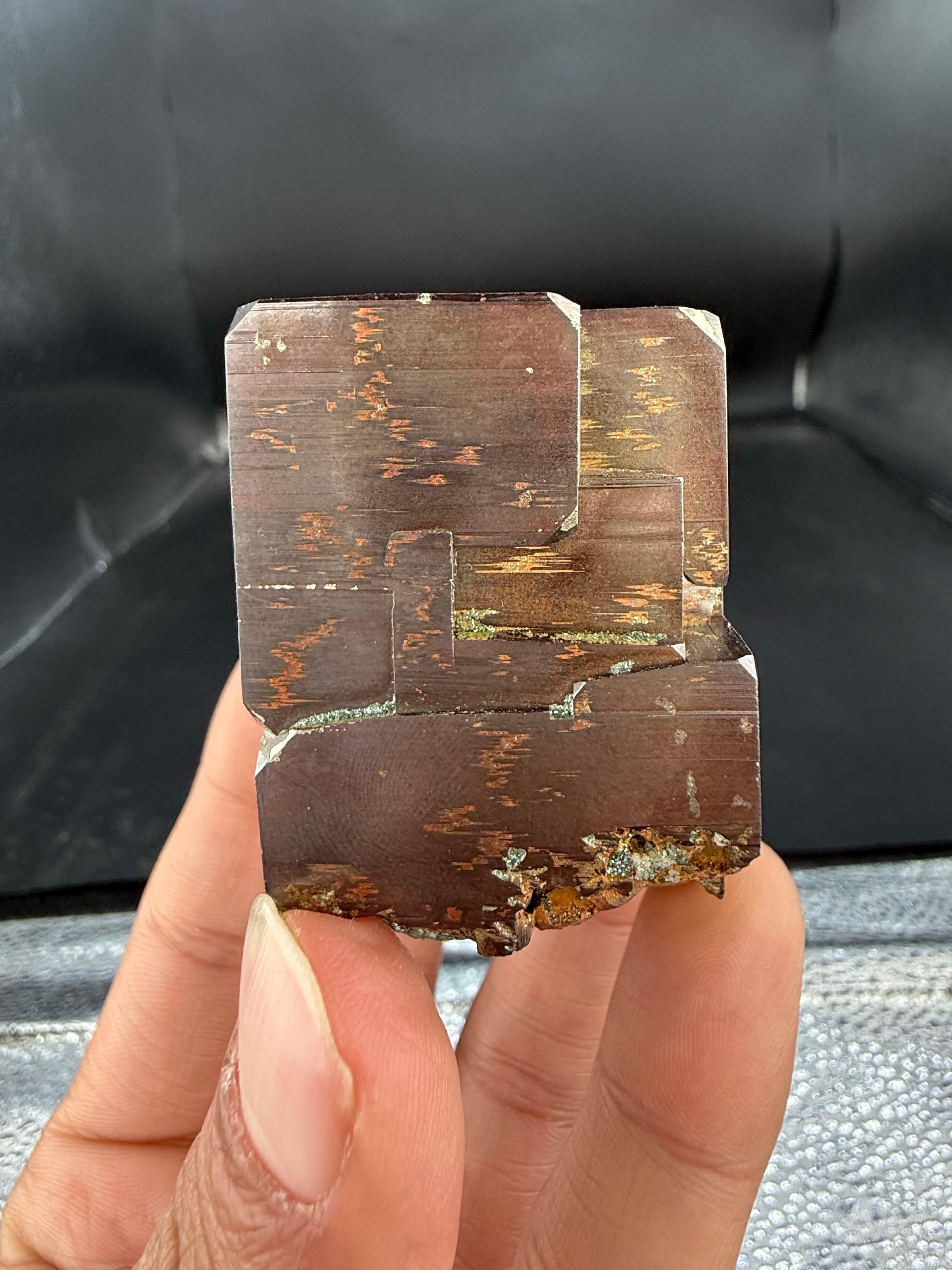 Espécimen Natural De Cristal Cúbico De Pirita Raro De Pakistán en venta 4