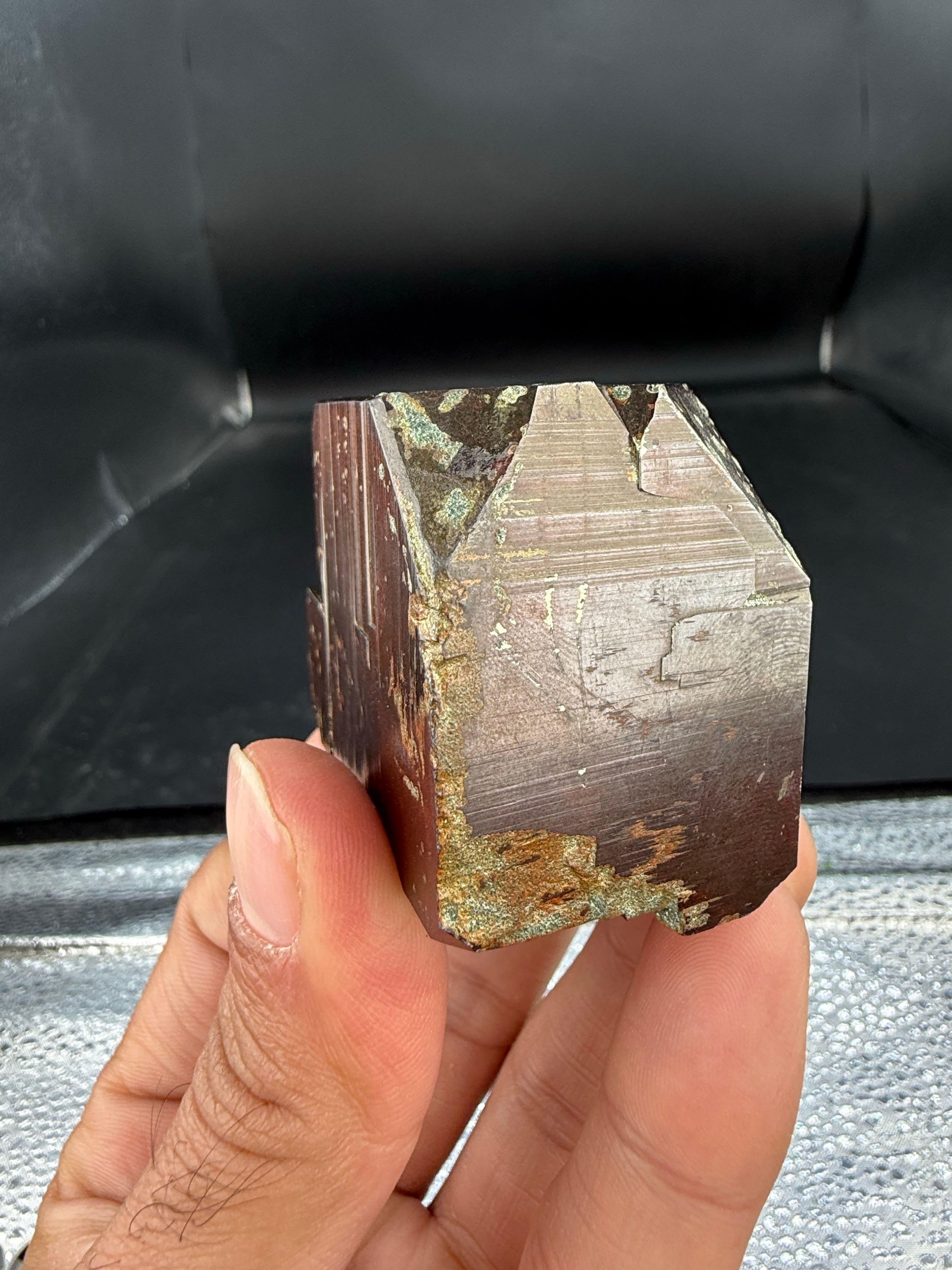 Espécimen Natural De Cristal Cúbico De Pirita Raro De Pakistán Siglo XXI y contemporáneo en venta