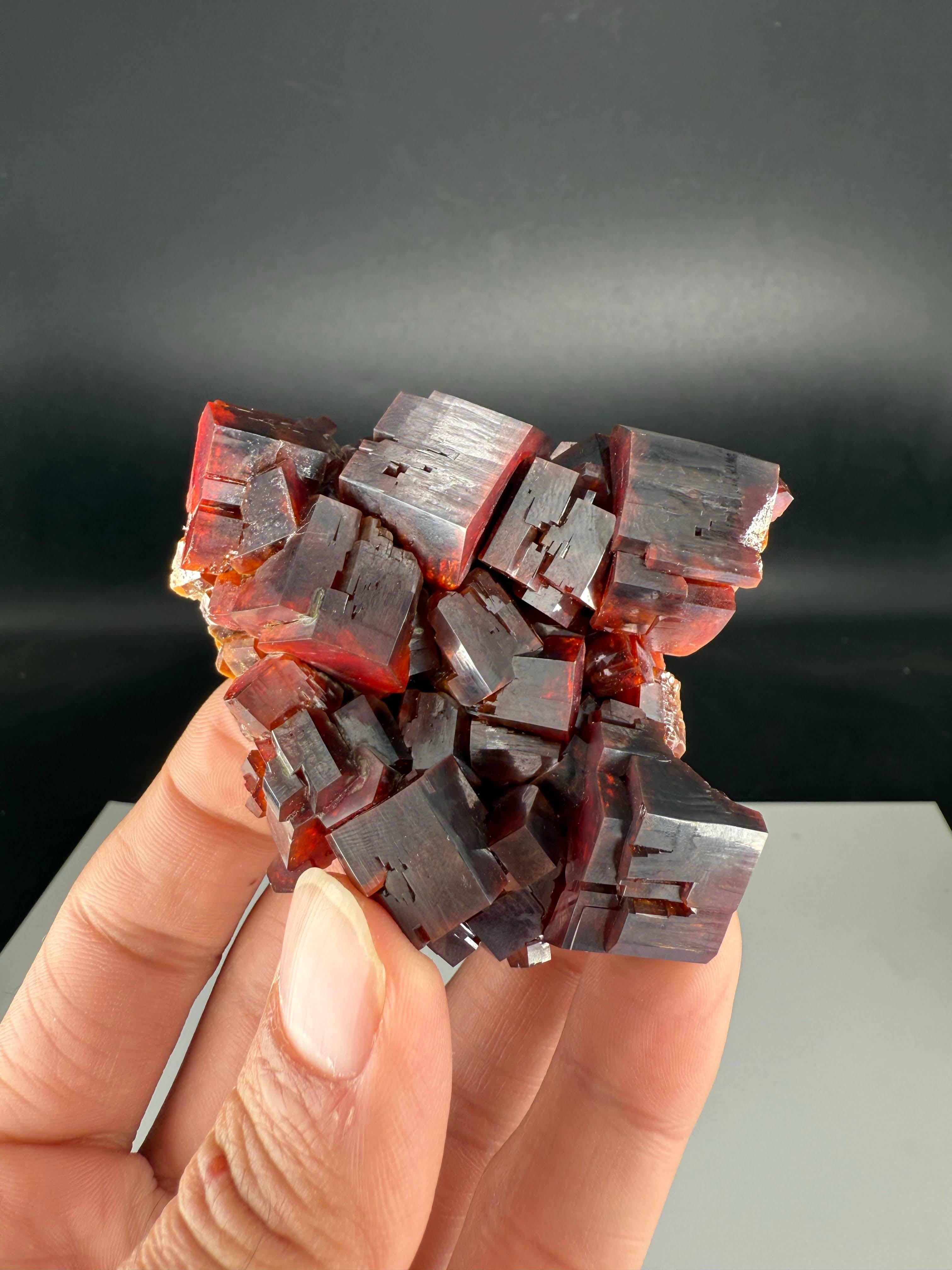 Natural Specimen Of Rare Vanadinite Crystal Cluster From Morocco in vendita 1