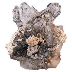 Esemplare naturale di quarzo scettro su calcite dal Pakistan