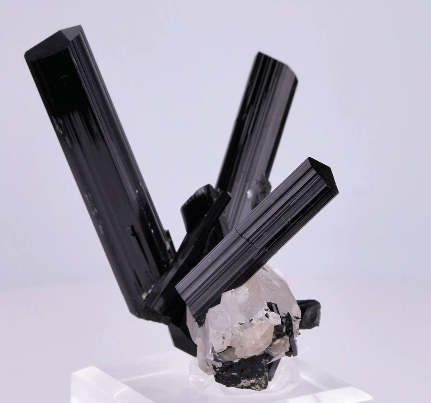 Natural Specimen Of Schorl Black Tourmaline On Quartz Crystals From Pakistan in vendita 3