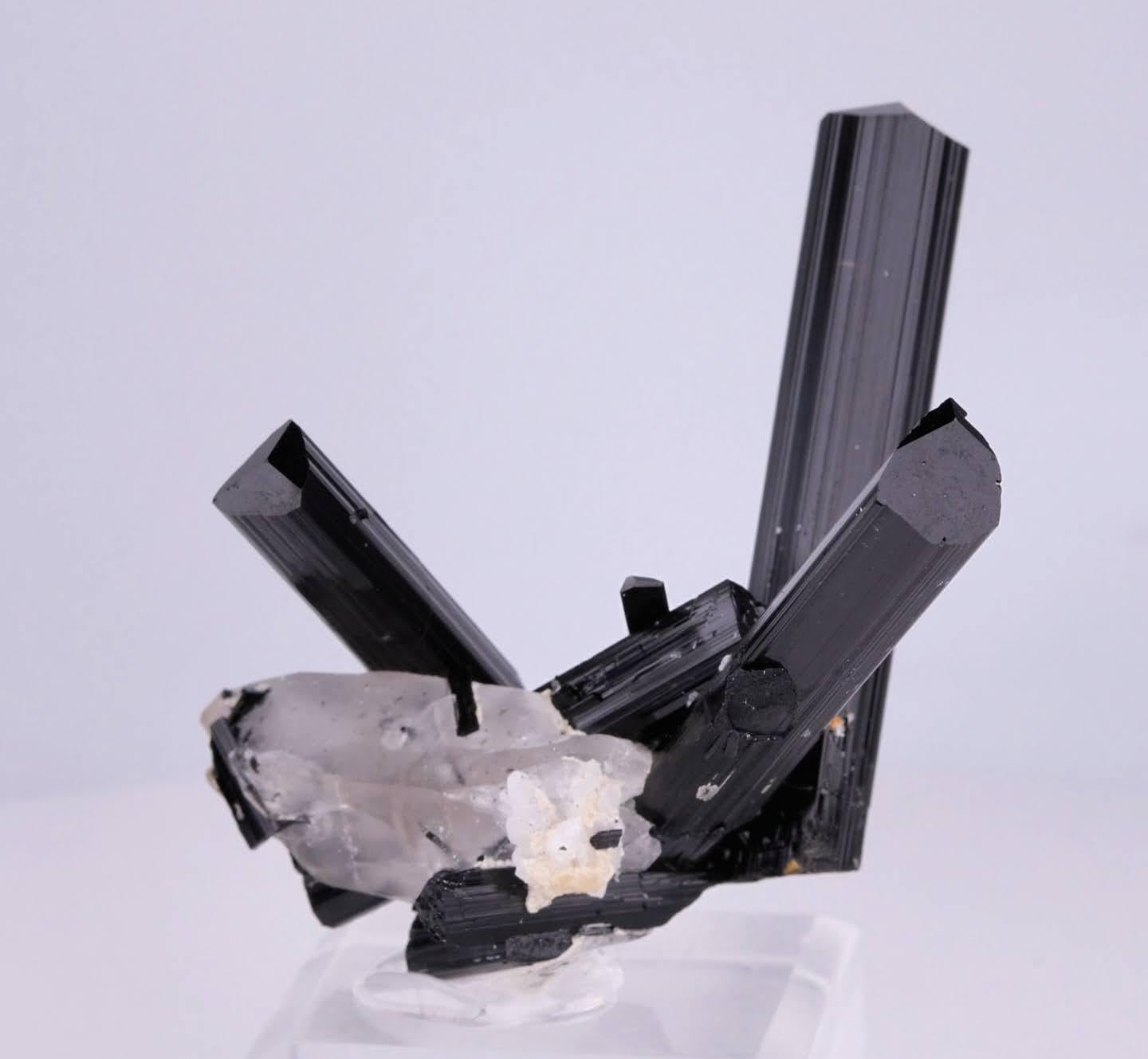 XXI secolo e contemporaneo Natural Specimen Of Schorl Black Tourmaline On Quartz Crystals From Pakistan in vendita