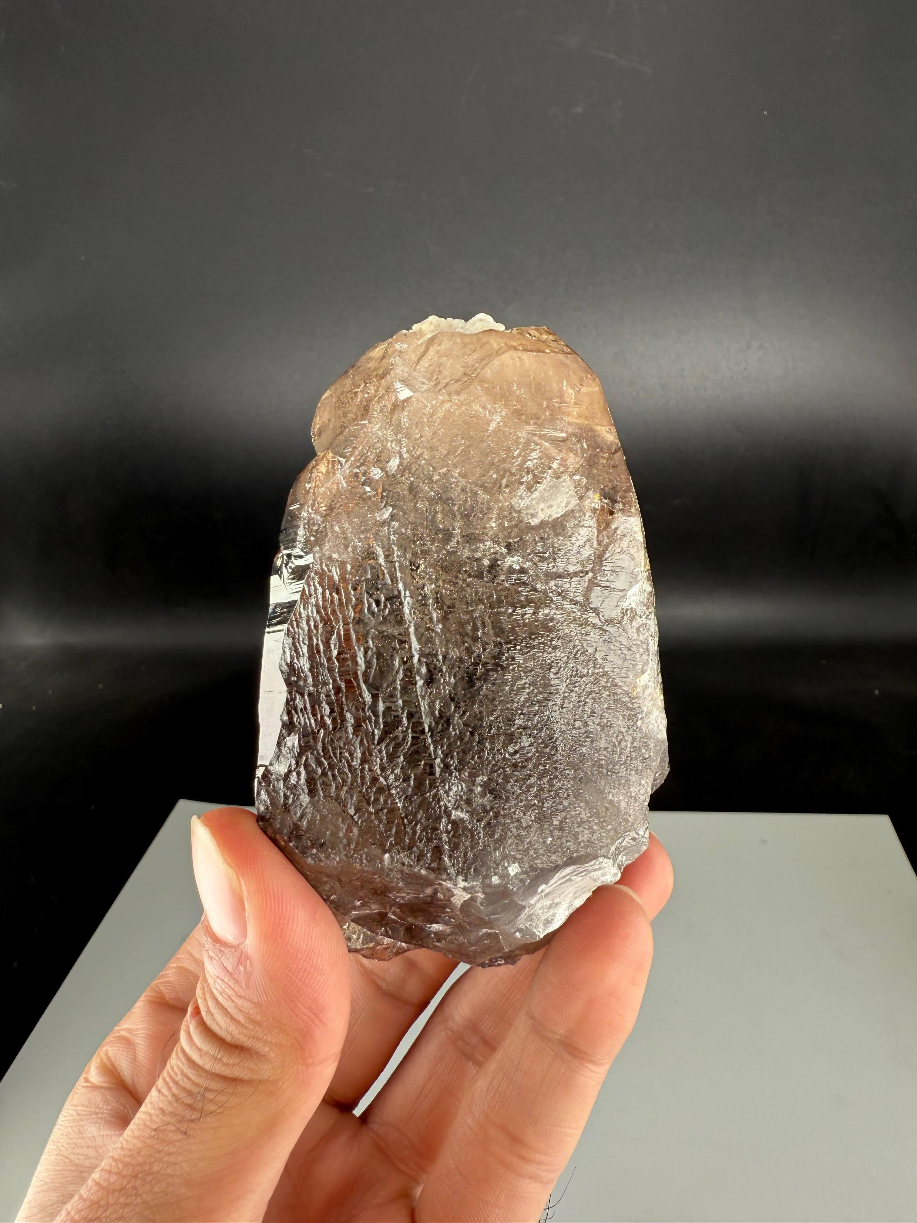 XXI secolo e contemporaneo Natural Specimen Of Smoky Quartz Crystal From Pakistan in vendita