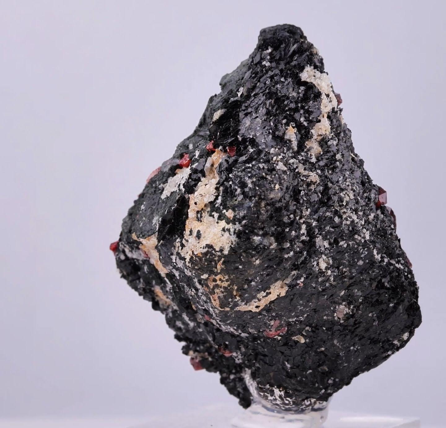 Natural Specimen Of Zircon Crystals On Matrix From Pakistan (21. Jahrhundert und zeitgenössisch) im Angebot