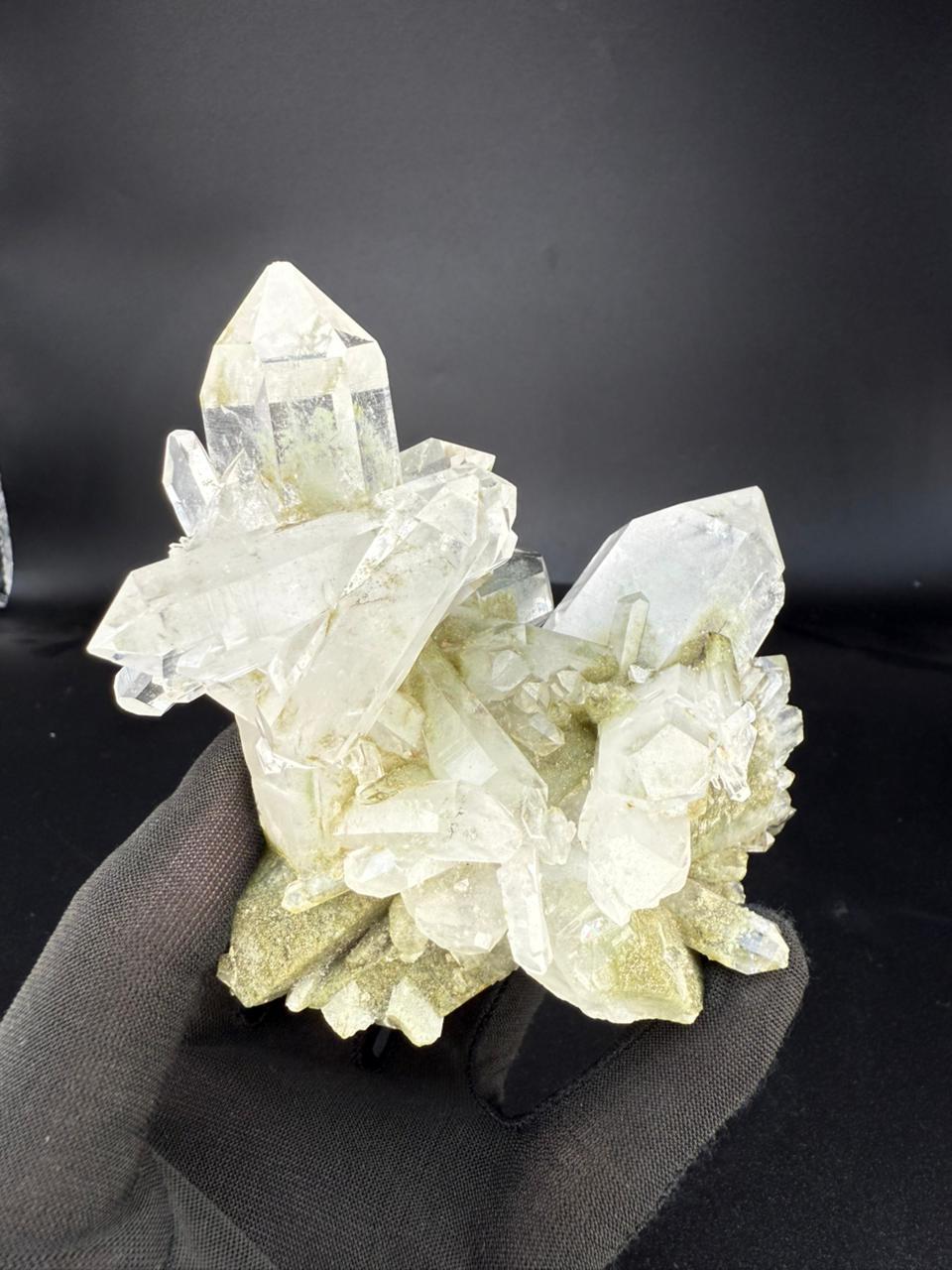 Contemporary Natural Specimen Terminated Chlorite Quartz Cluster with Luster from Pakistan For Sale
