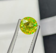 Pierre précieuse Nature Sphène Titanite : 1.12 Carat Round, June Birthstone