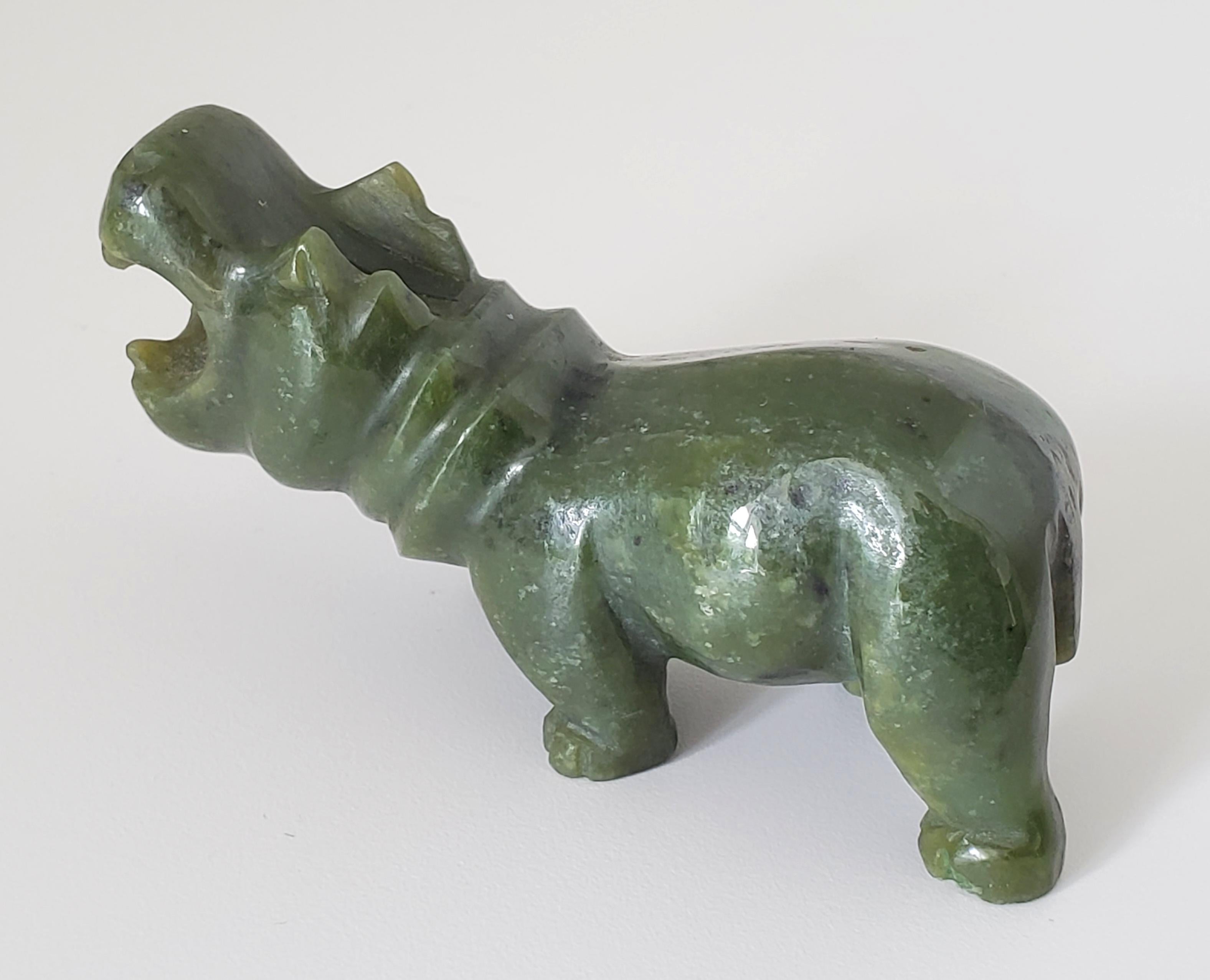 Natural Spinach Jade Animal Figurines from Qing Dynasty For Sale 3