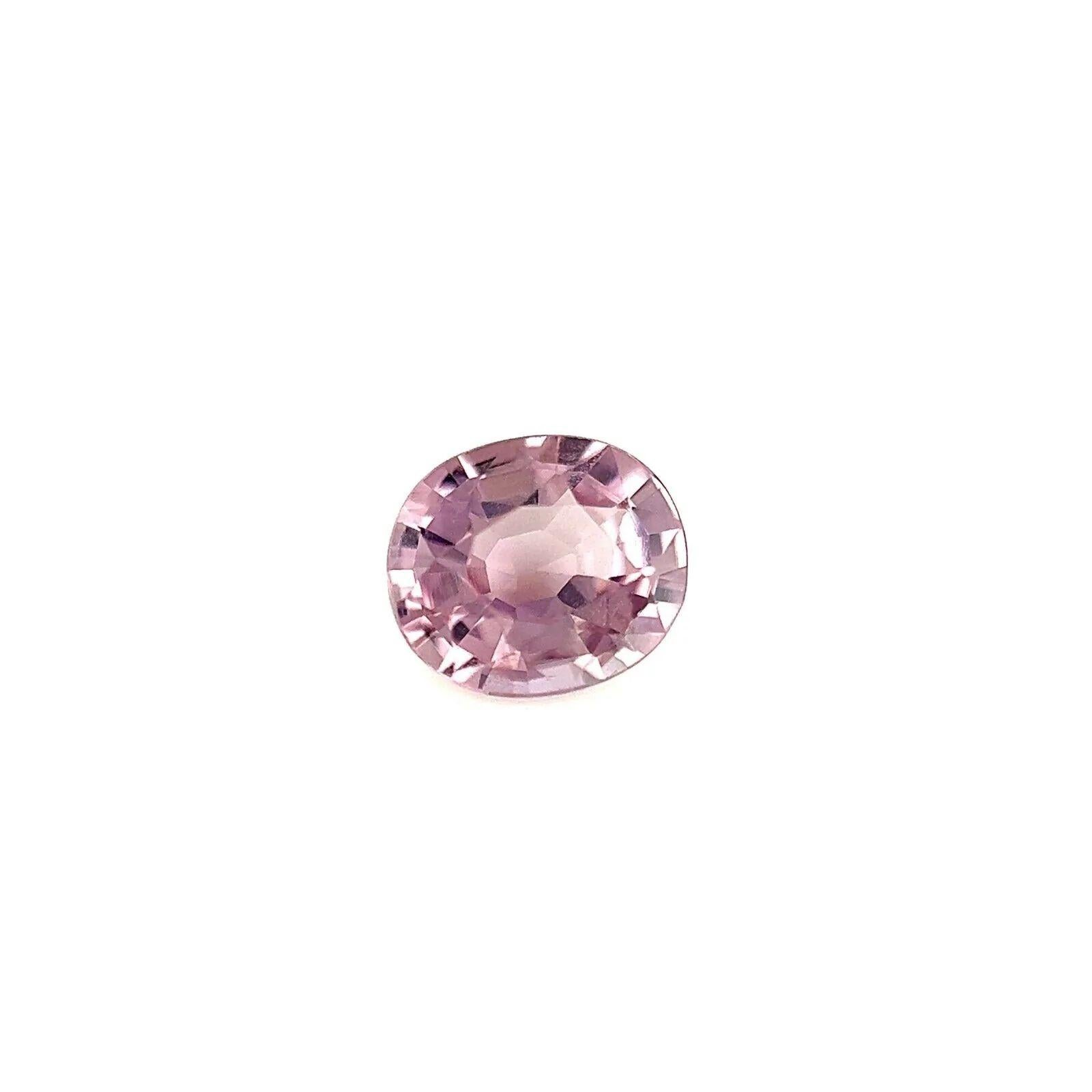 Natürlicher Spinell 0.82ct Lila Rosa Oval Schliff 6.1x5.3mm Loser Edelstein VS

Natürlicher lila rosa Spinell Edelstein.
0,82 Karat Spinell mit einer leuchtend violett-rosa Farbe und sehr guter Reinheit, VS.
Sehr sauberer Stein, hat auch einen
