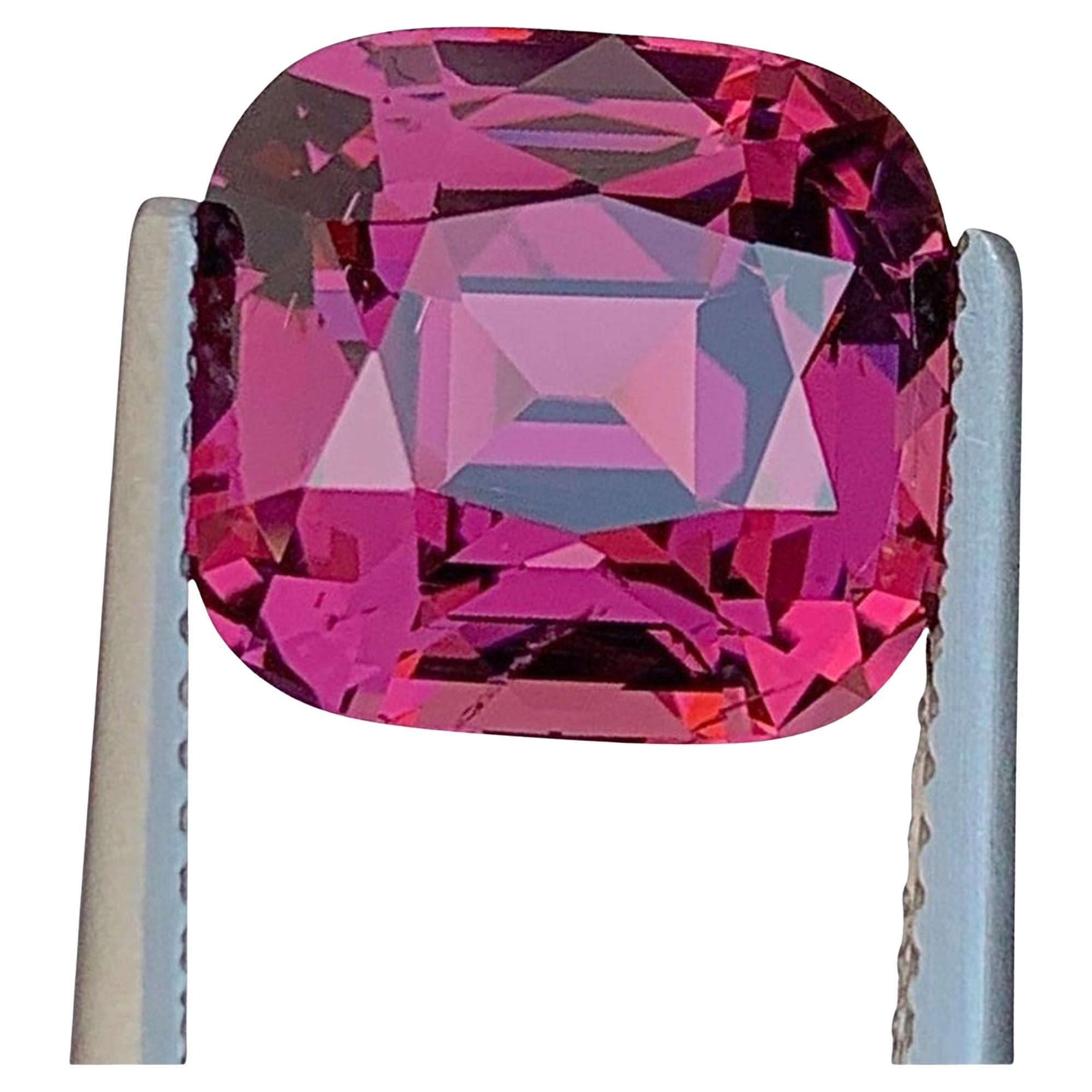 Natural Spinel Gemstone Top Grade Pinkish Red Color Spinel From Tanzania 6.80 CT im Angebot