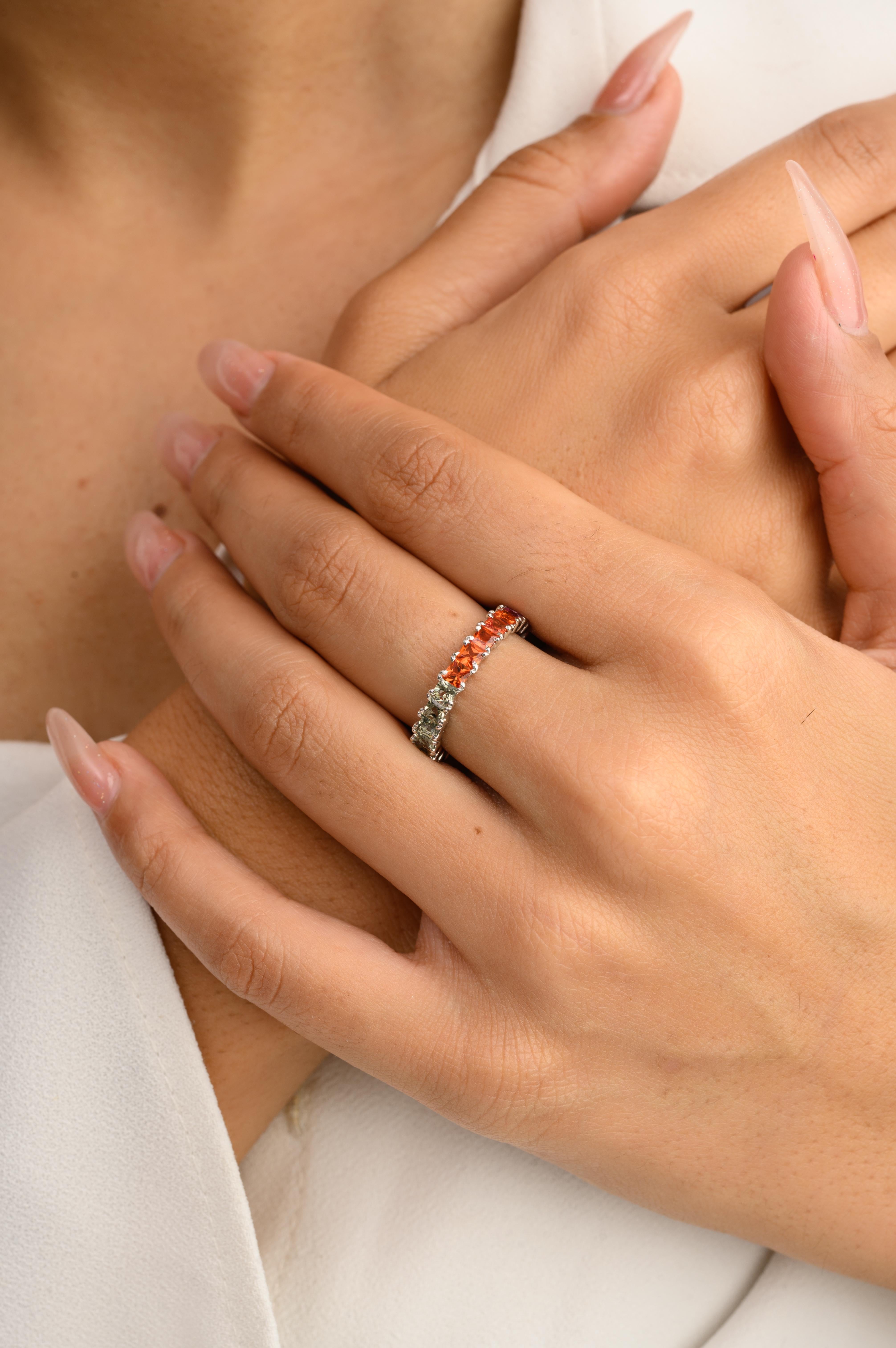 En vente :  Bague de fiançailles d'éternité empilable carrée en or blanc massif 14 carats avec plusieurs saphirs 2