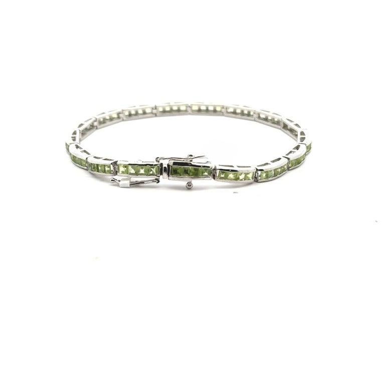 Péridot naturel taillé en carré Bracelet de tennis élégant pour maman en argent 925 en vente 2
