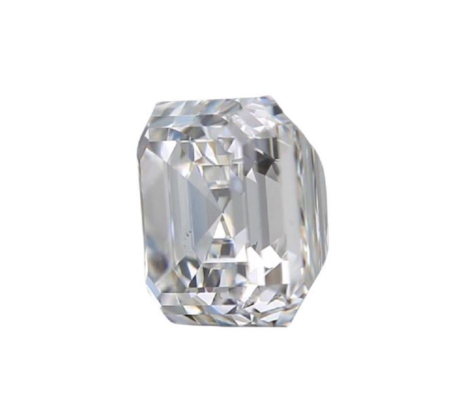 Natural Square Emerald Diamond in a 2.02 Carat F VS1, GIA Certificate In New Condition For Sale In רמת גן, IL