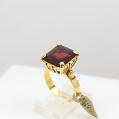 Square Garnet Ring 14 Karat Yellow Gold Vintage Natural Garnet