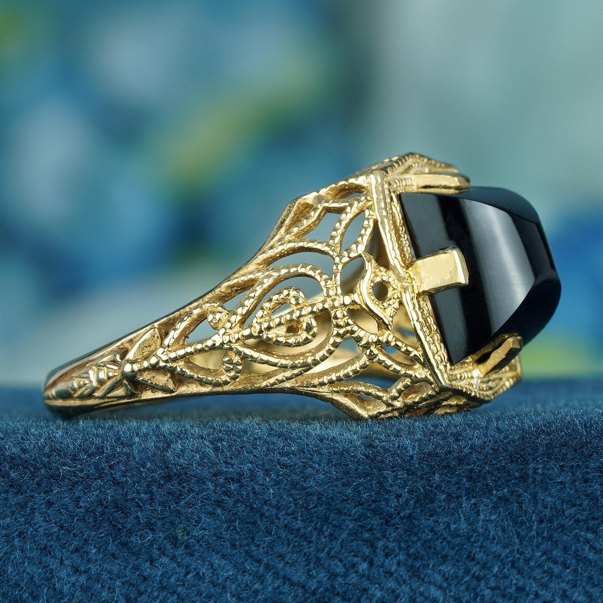 Square Cut Natural Square Onyx Vintage Style Filigree Ring in Solid 9K Yellow Gold For Sale