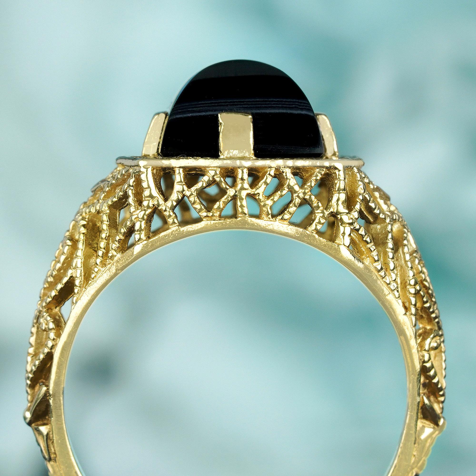 Natural Square Onyx Vintage Style Filigree Ring in Solid 9K Yellow Gold In New Condition For Sale In Bangkok, TH