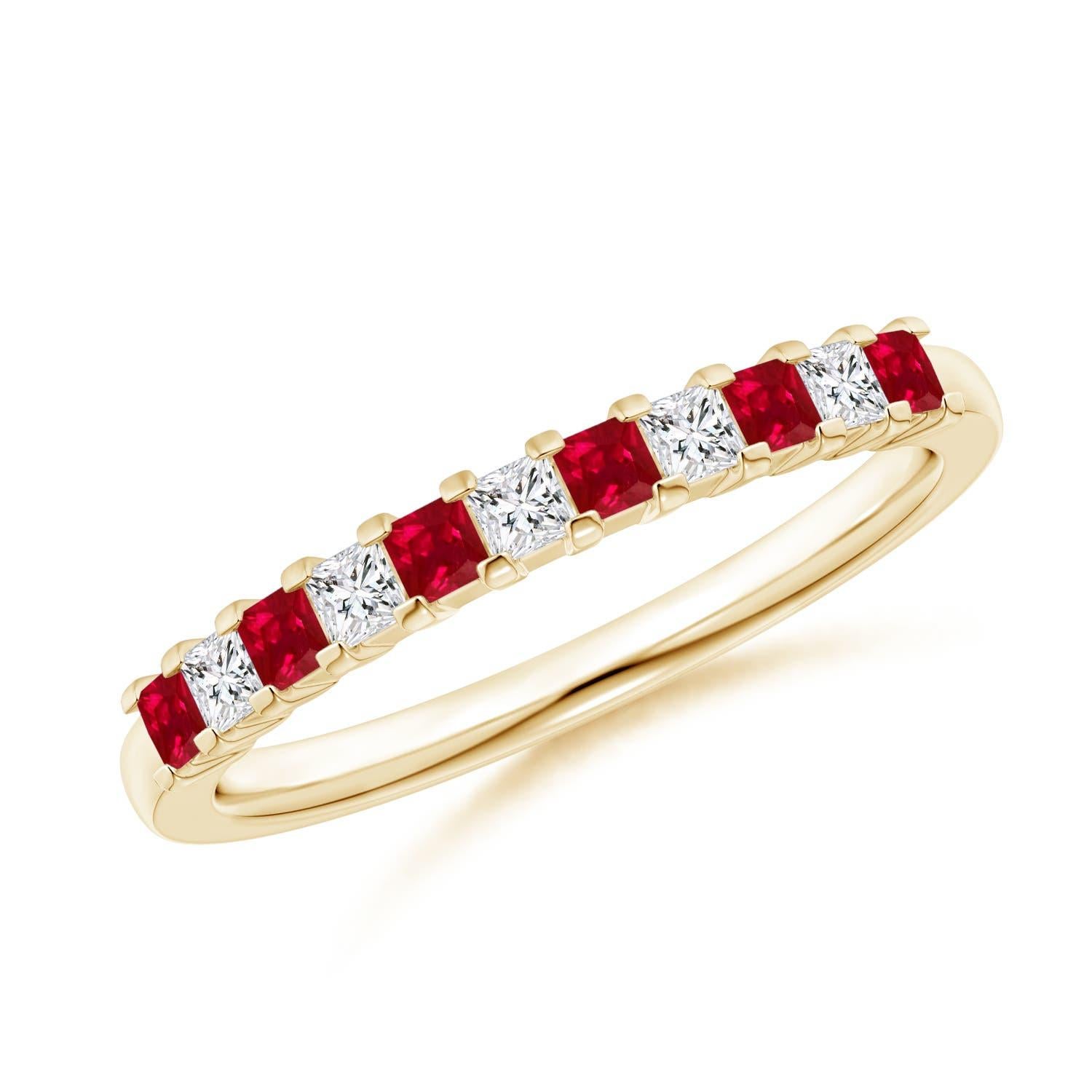 Natürlicher quadratischer Rubin und Prinzessinnen-Diamant Halbe Ewigkeit Ring in 14K massivem Gold im Angebot 1