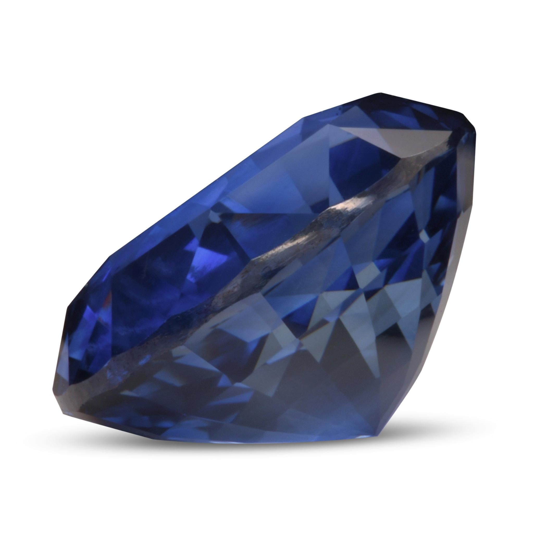 Natural Sri Lankan Blue Sapphire Gemstone 6.66 carats with GIA Report In New Condition For Sale In Los Angeles, CA