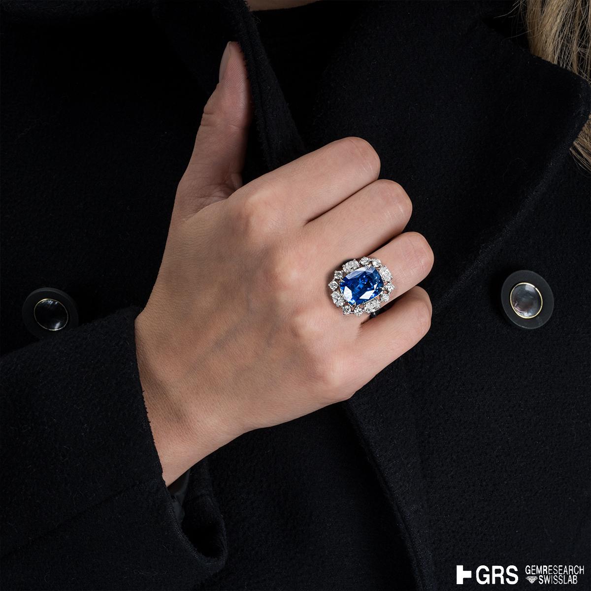 Natural Sri Lankan Cornflower Blue Sapphire & Diamond Ring 9.08 Carat 2