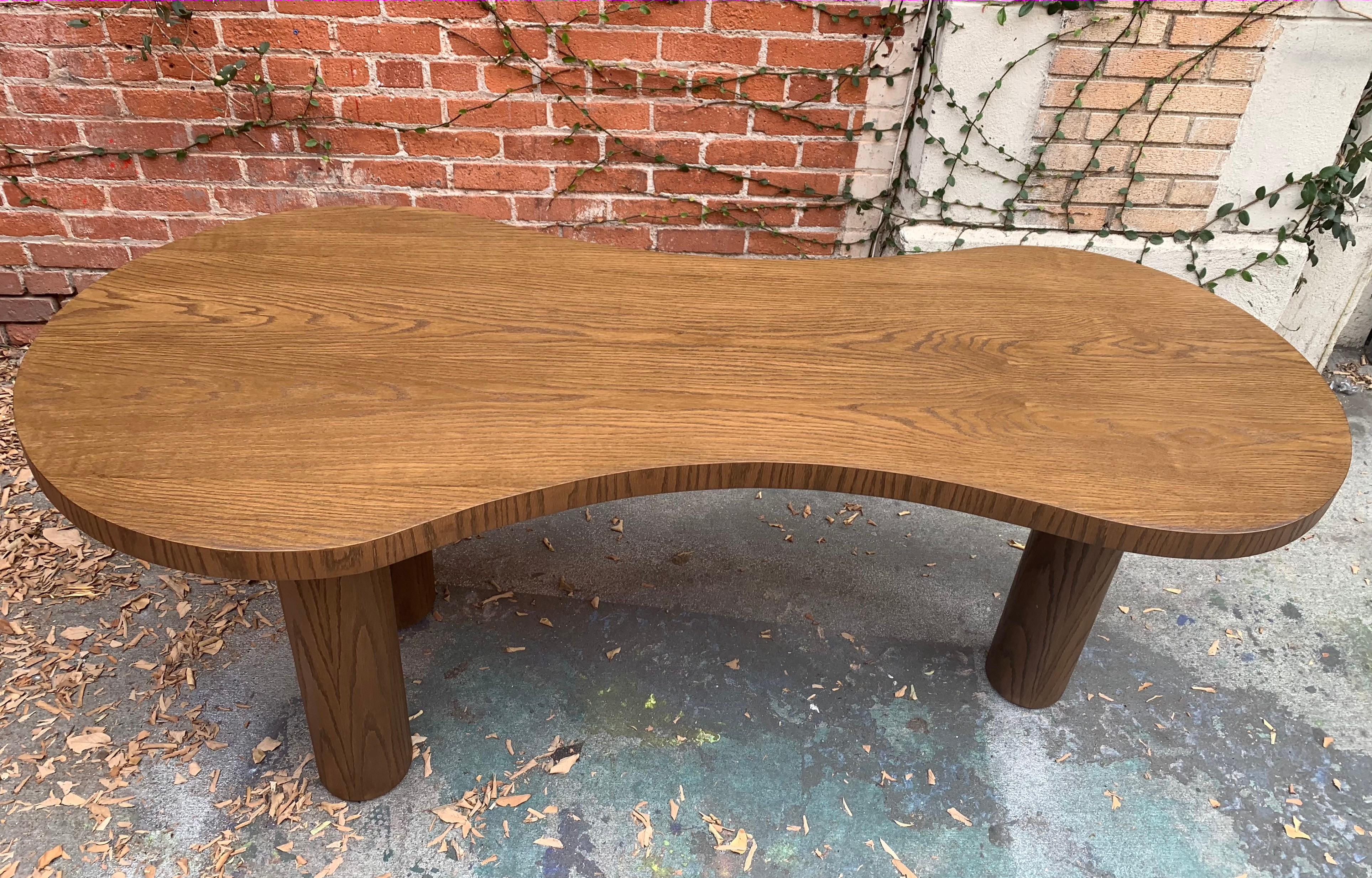 Natural Stained Oak Desk In Excellent Condition In West Hollywood, CA