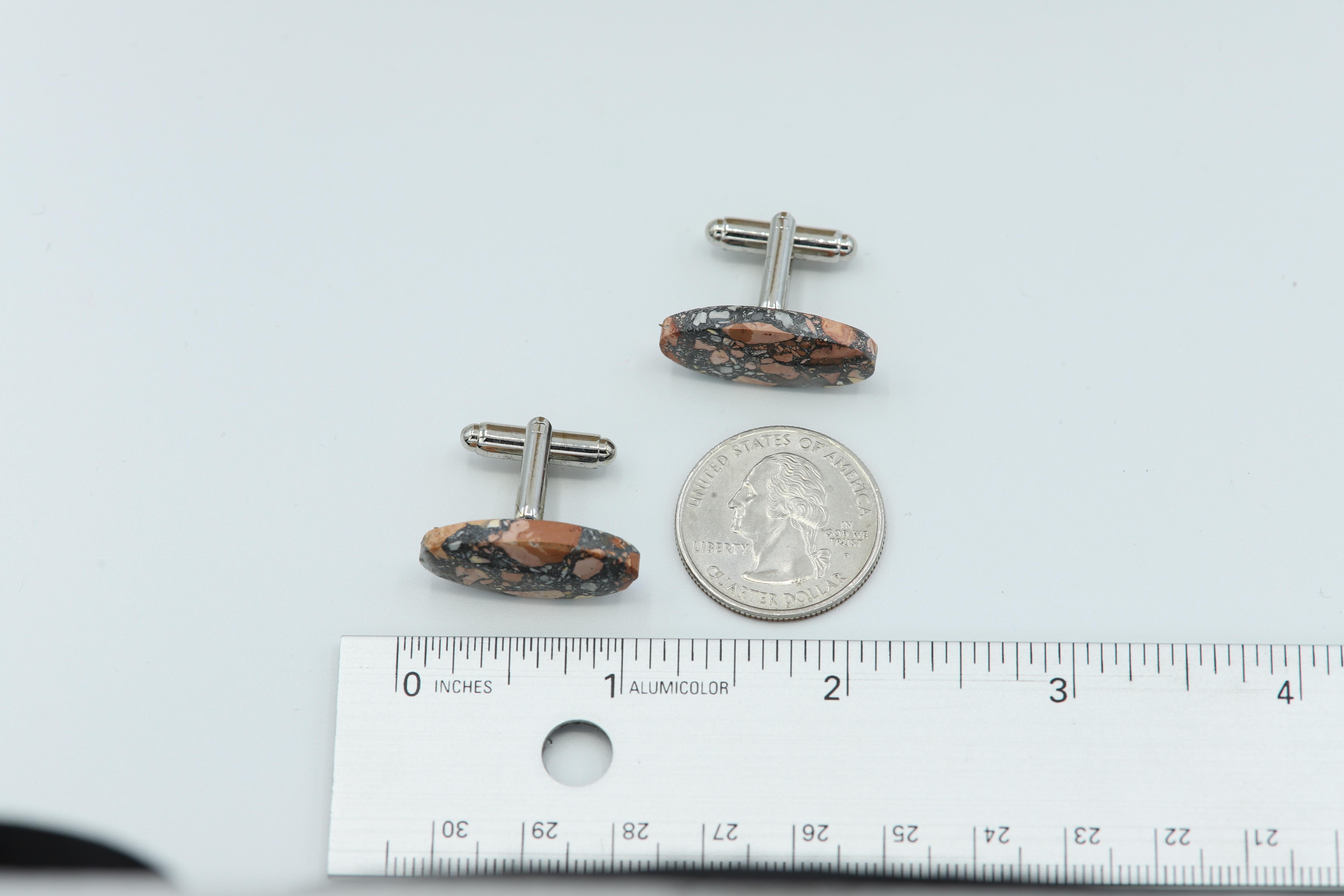 New unique men's cufflink - natural stone.
Stone name: Maligano jasper
Approx. size 25 X 12 MM
Beautiful natural texture.
Imperfection may exist due to natural formations.
Back part metal is a general alloy metal - none precious
Gift Box