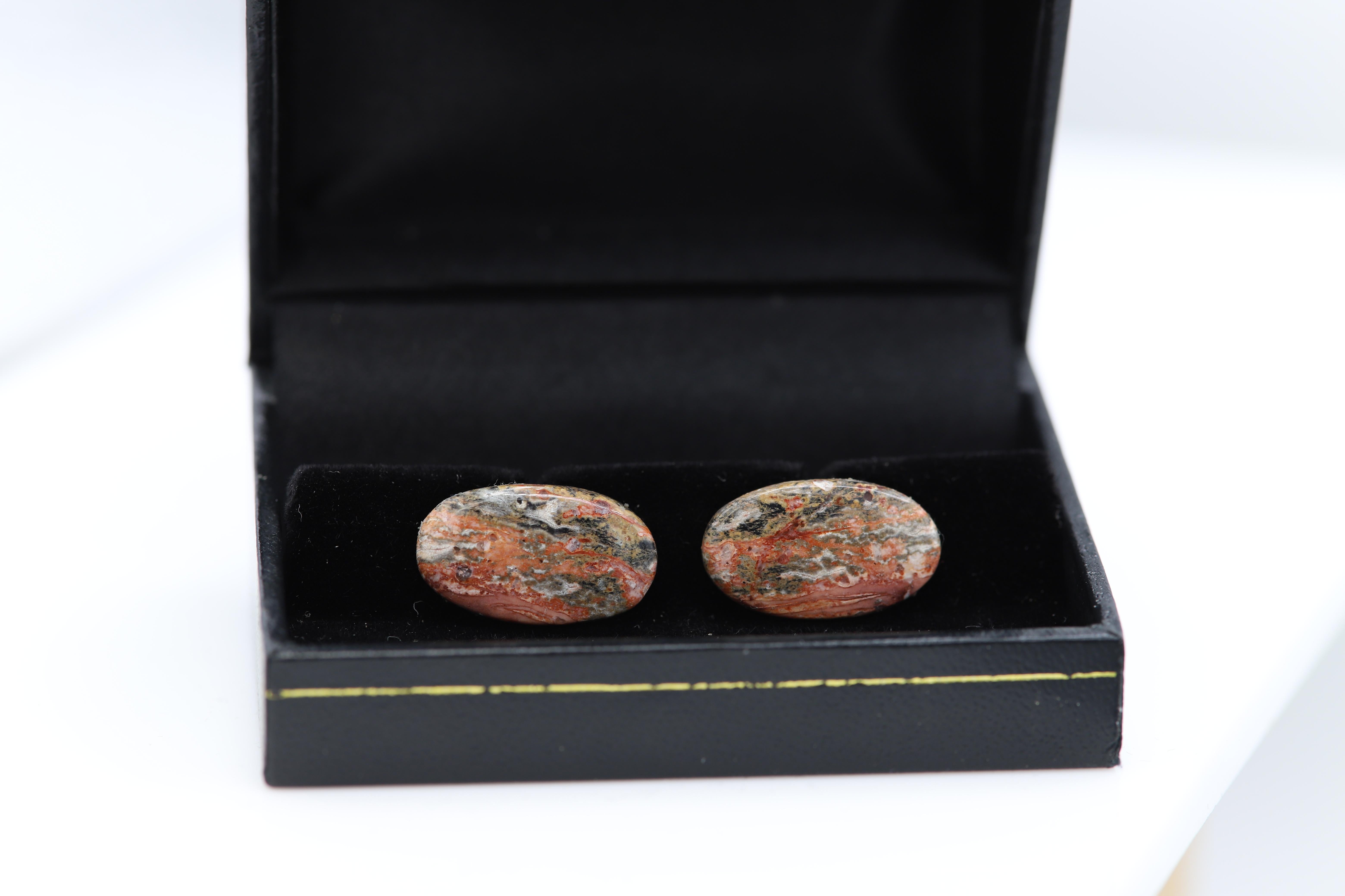 Gemelos de piedra natural Gemelos para hombre Forma ovalada Piedras naturales Joyería para hombre en Nuevo estado para la venta en Brooklyn, NY