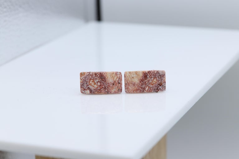 New unique men's cufflink - natural stone.
Stone name: Leopard skin Jasper
Approx. size 26 X 13 MM
Beautiful natural texture.
Imperfection may exist due to natural formations.
Back part metal is a general alloy metal - none precious
Gift Box