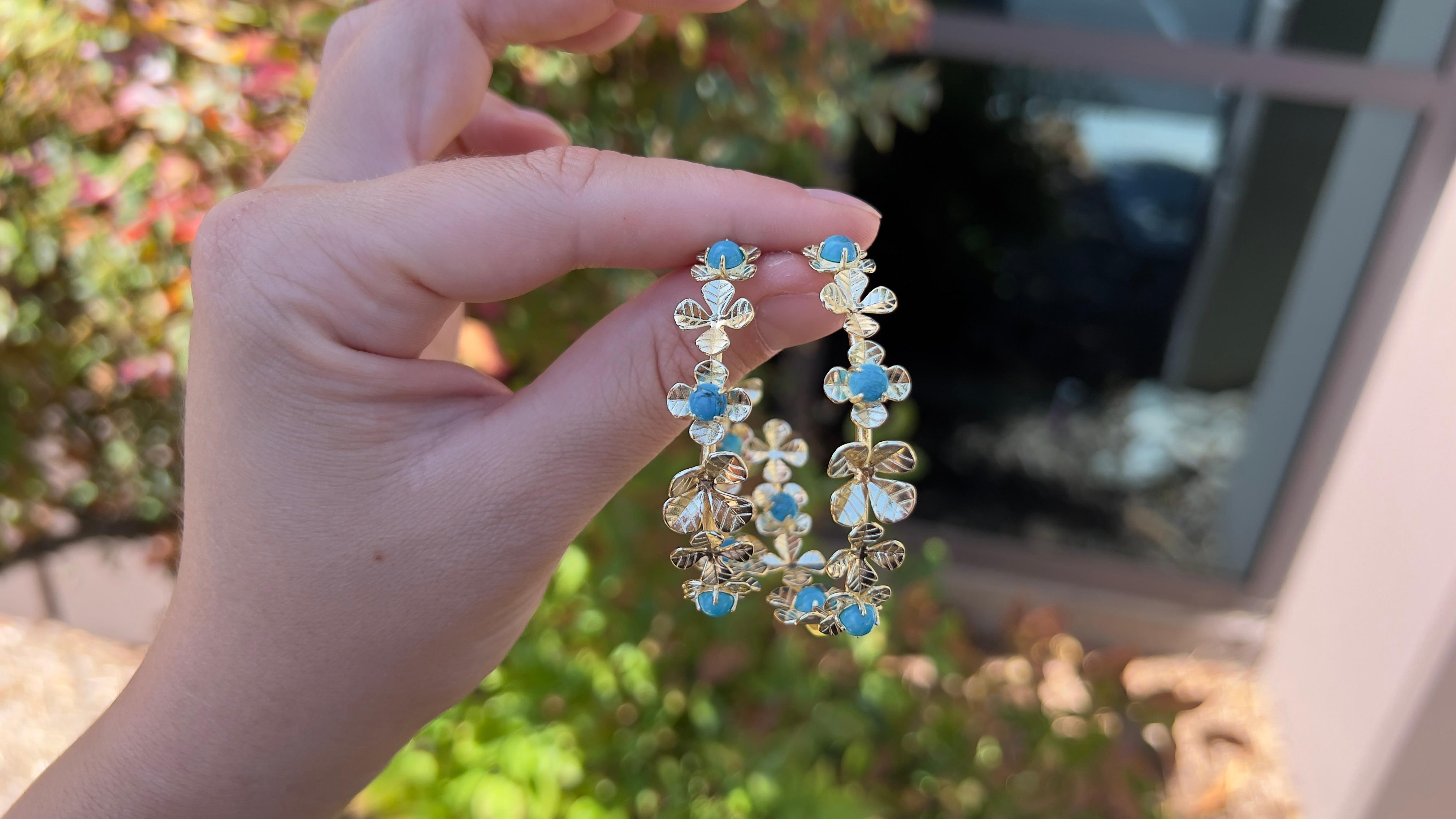Natural Stone Flower Earrings  In New Condition For Sale In Carlsbad, CA